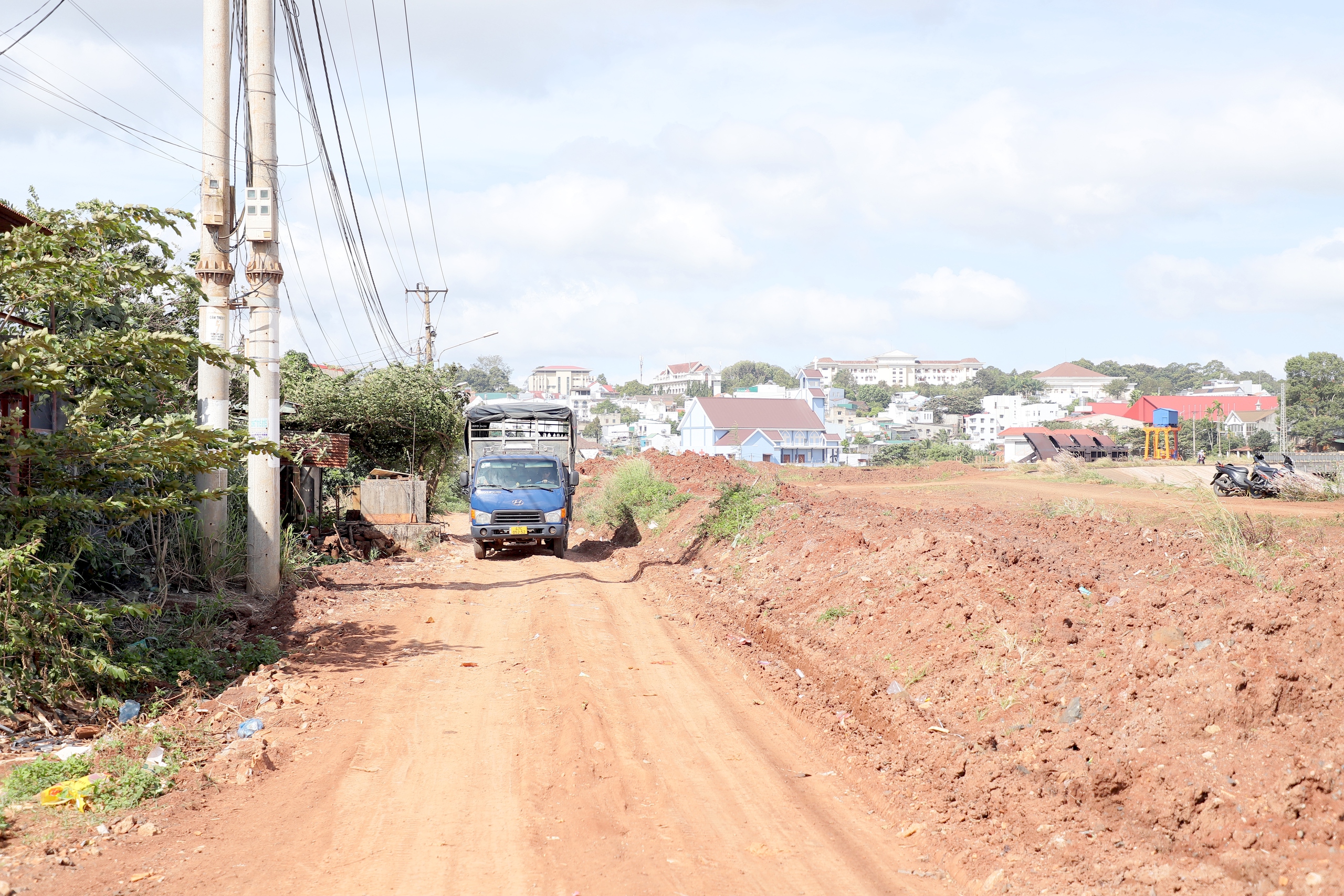 Đắk Lắk: Vướng giải ph&oacute;ng mặt bằng, hồ thủy lợi hơn 1.400 tỷ đồng kh&oacute; về đ&iacute;ch đ&uacute;ng hẹn- Ảnh 9.