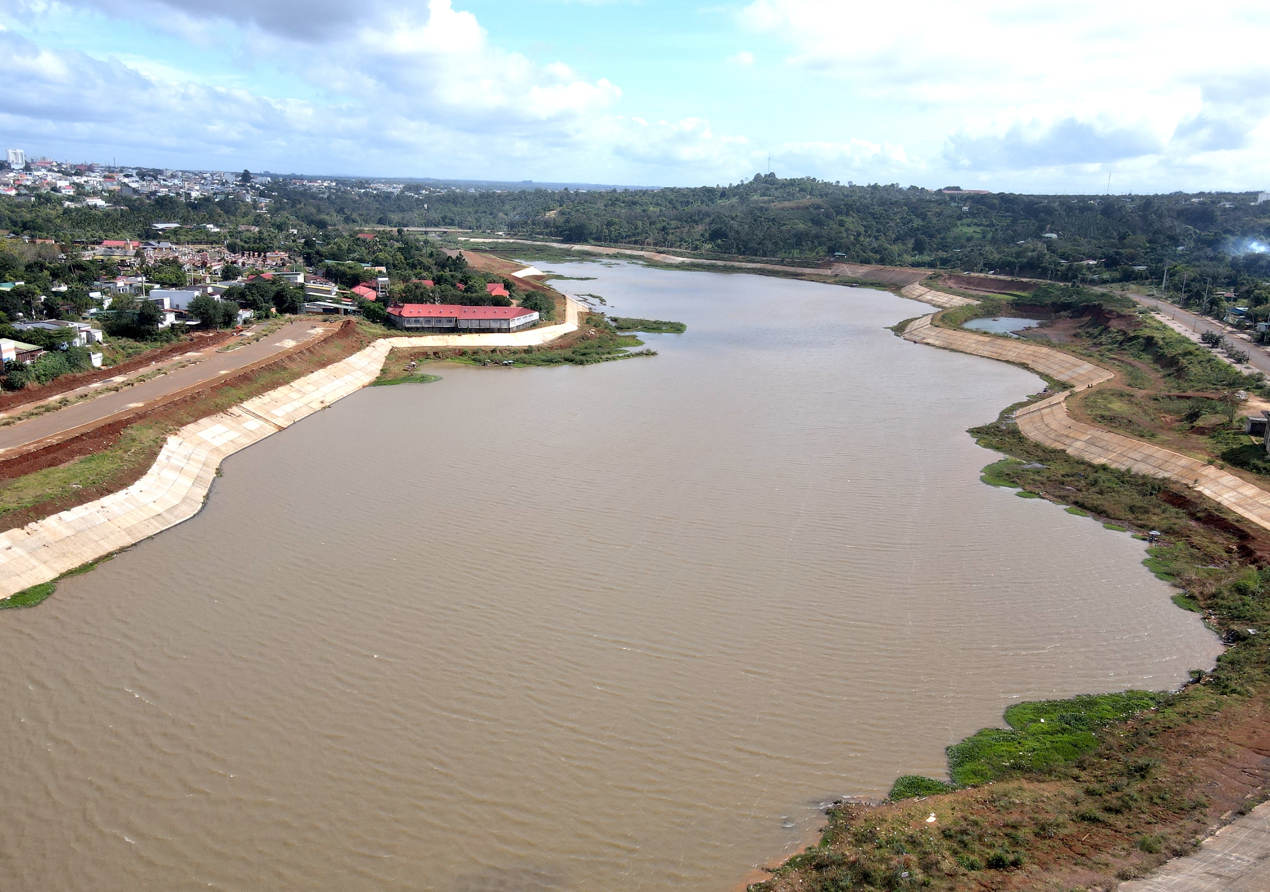 Đắk Lắk: Vướng giải ph&oacute;ng mặt bằng, hồ thủy lợi hơn 1.400 tỷ đồng kh&oacute; về đ&iacute;ch đ&uacute;ng hẹn- Ảnh 3.