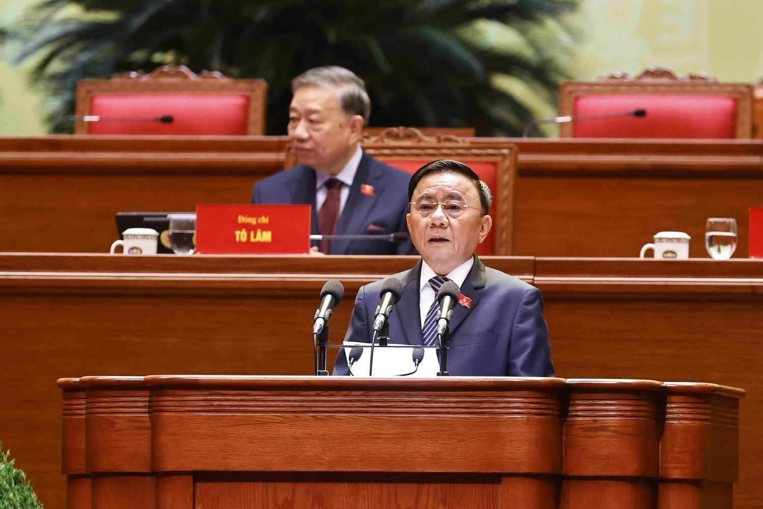 Nhất tr&iacute; cao th&ocirc;ng qua Chương tr&igrave;nh l&agrave;m việc, Quy chế bầu cử Đại hội XIV của Đảng- Ảnh 8.