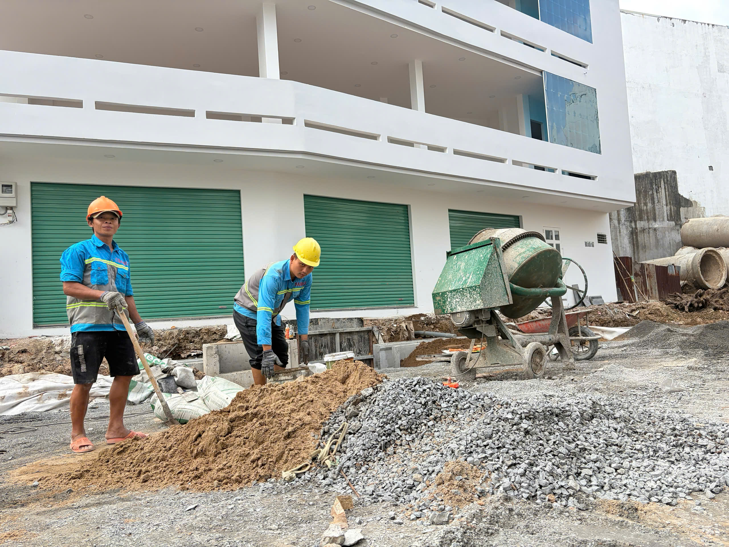 TP.HCM: Kênh A41 được ngầm hóa, tuyến đường 4 làn sắp thông xe- Ảnh 5. TP.HCM: Kênh A41 được ngầm hóa, tuyến đường 4 làn sắp thông xe- Ảnh 5.