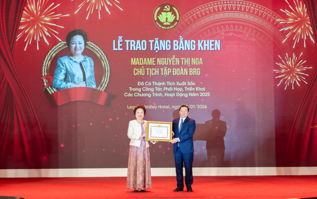 Ban&nbsp;Tuy&ecirc;n&nbsp;gi&aacute;o&nbsp;v&agrave;&nbsp;D&acirc;n&nbsp;vận&nbsp;Trung&nbsp;ương trao bằng khen cho Tập&nbsp;đo&agrave;n&nbsp;BRG- Ảnh 1.