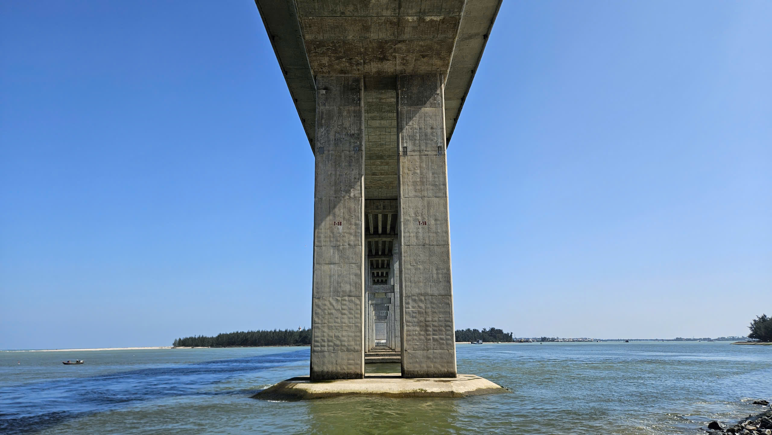 Ngắm cầu d&acirc;y văng vượt biển d&agrave;i nhất miền Trung- Ảnh 12.