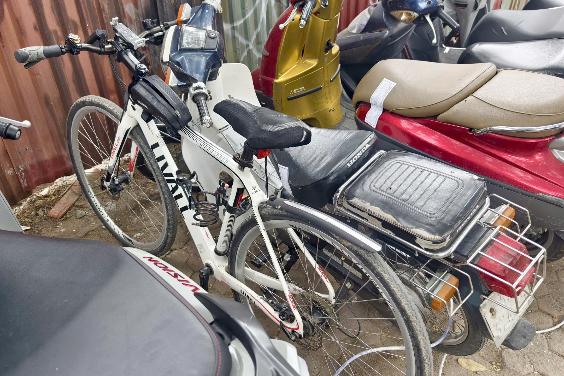 CSGT H&agrave; Nội l&agrave;m việc xuy&ecirc;n tết Dương lịch, ph&aacute;t hiện người đi xe đạp vi phạm nồng độ cồn- Ảnh 6.