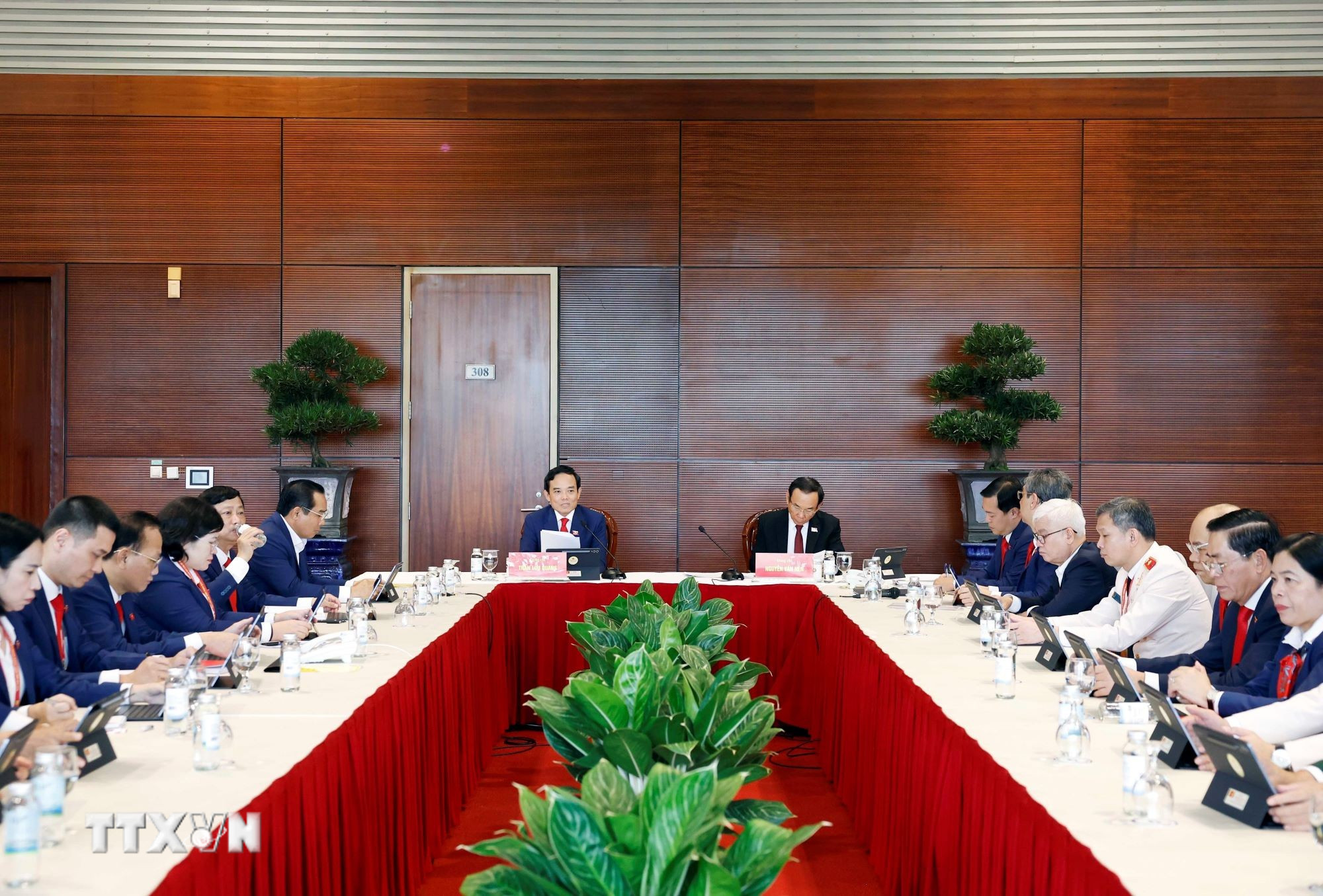 Đại hội XIV của Đảng: Kết tinh trí tuệ, ý chí tự lực, tự cường của dân tộc- Ảnh 3. Đại hội XIV của Đảng: Kết tinh trí tuệ, ý chí tự lực, tự cường của dân tộc- Ảnh 3.