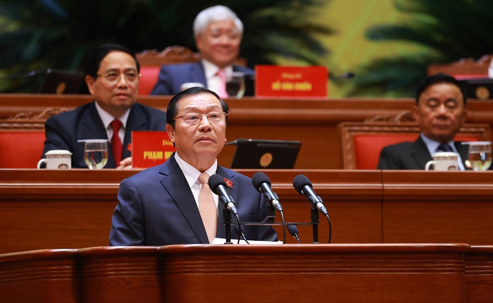 C&ocirc;ng t&aacute;c ch&iacute;nh trị tư tưởng l&agrave; "chủ c&ocirc;ng", tạo quyết t&acirc;m thực hiện mục ti&ecirc;u chiến lược- Ảnh 1.