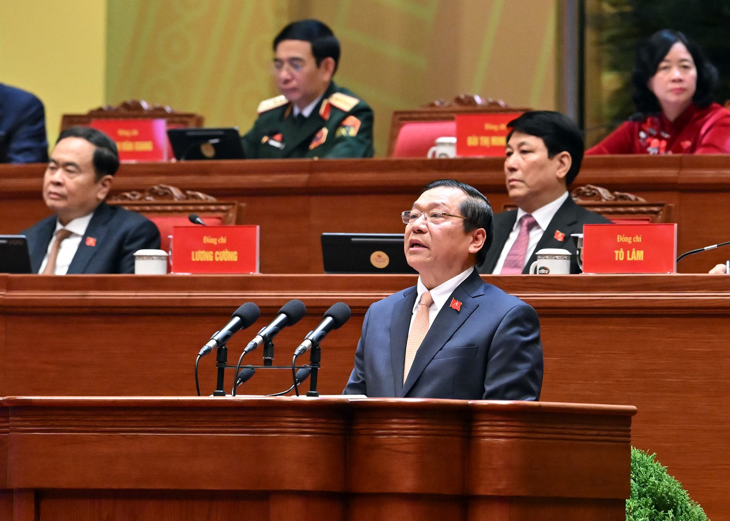 Toàn cảnh phiên thảo luận văn kiện Đại hội XIV của Đảng sáng 21/1- Ảnh 11. Toàn cảnh phiên thảo luận văn kiện Đại hội XIV của Đảng sáng 21/1- Ảnh 11.