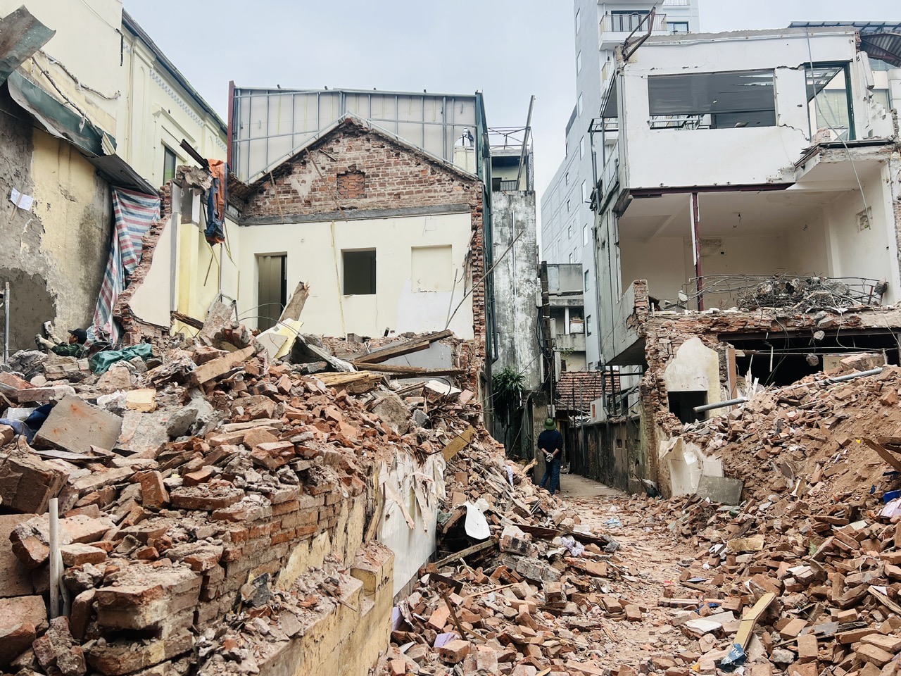 H&agrave; Nội: Gấp r&uacute;t th&aacute;o dỡ c&ocirc;ng tr&igrave;nh, tạo mặt bằng dự &aacute;n quảng trường ph&iacute;a Đ&ocirc;ng hồ Ho&agrave;n Kiếm- Ảnh 12.