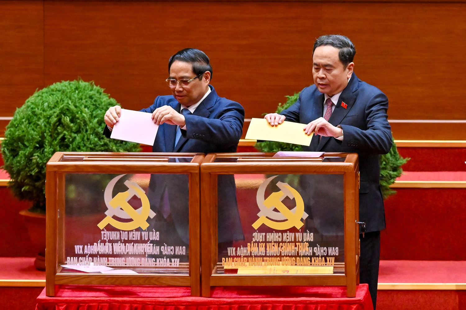 Ch&ugrave;m ảnh: Bỏ phiếu bầu Ban Chấp h&agrave;nh Trung ương Đảng kh&oacute;a XIV- Ảnh 9.