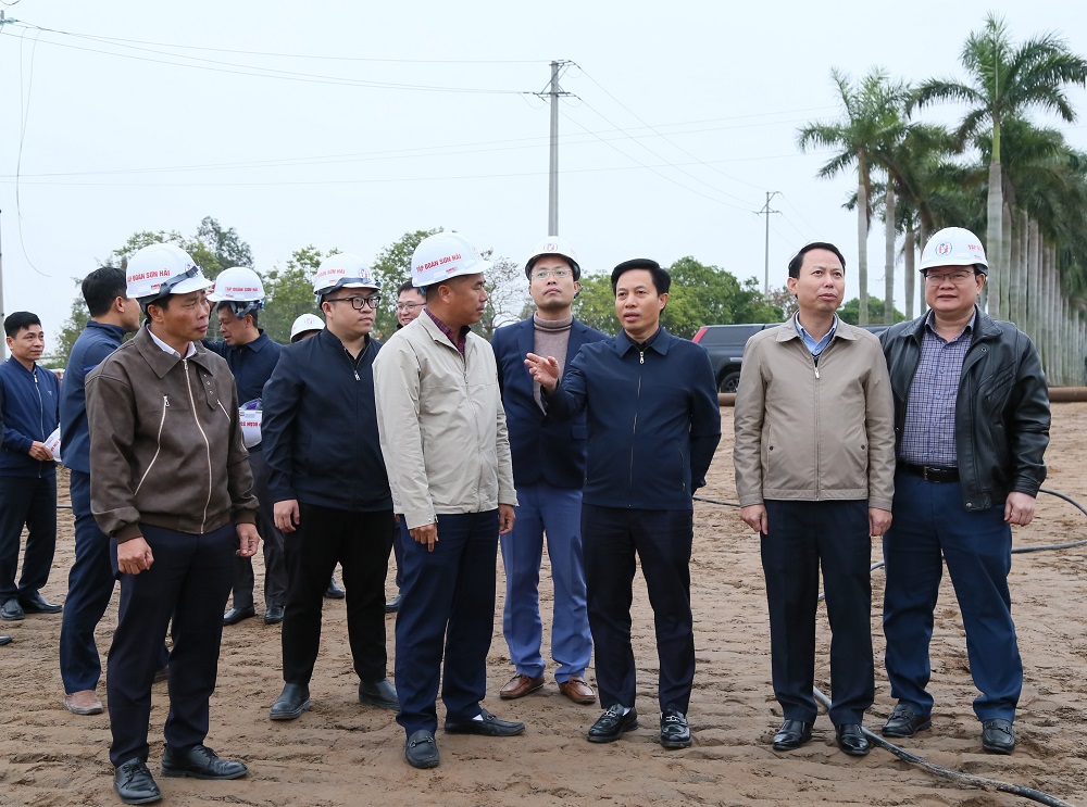 Hưng Y&ecirc;n đẩy nhanh tiến độ c&aacute;c dự &aacute;n giao th&ocirc;ng, tập trung th&aacute;o gỡ vướng mắc mặt bằng- Ảnh 1.