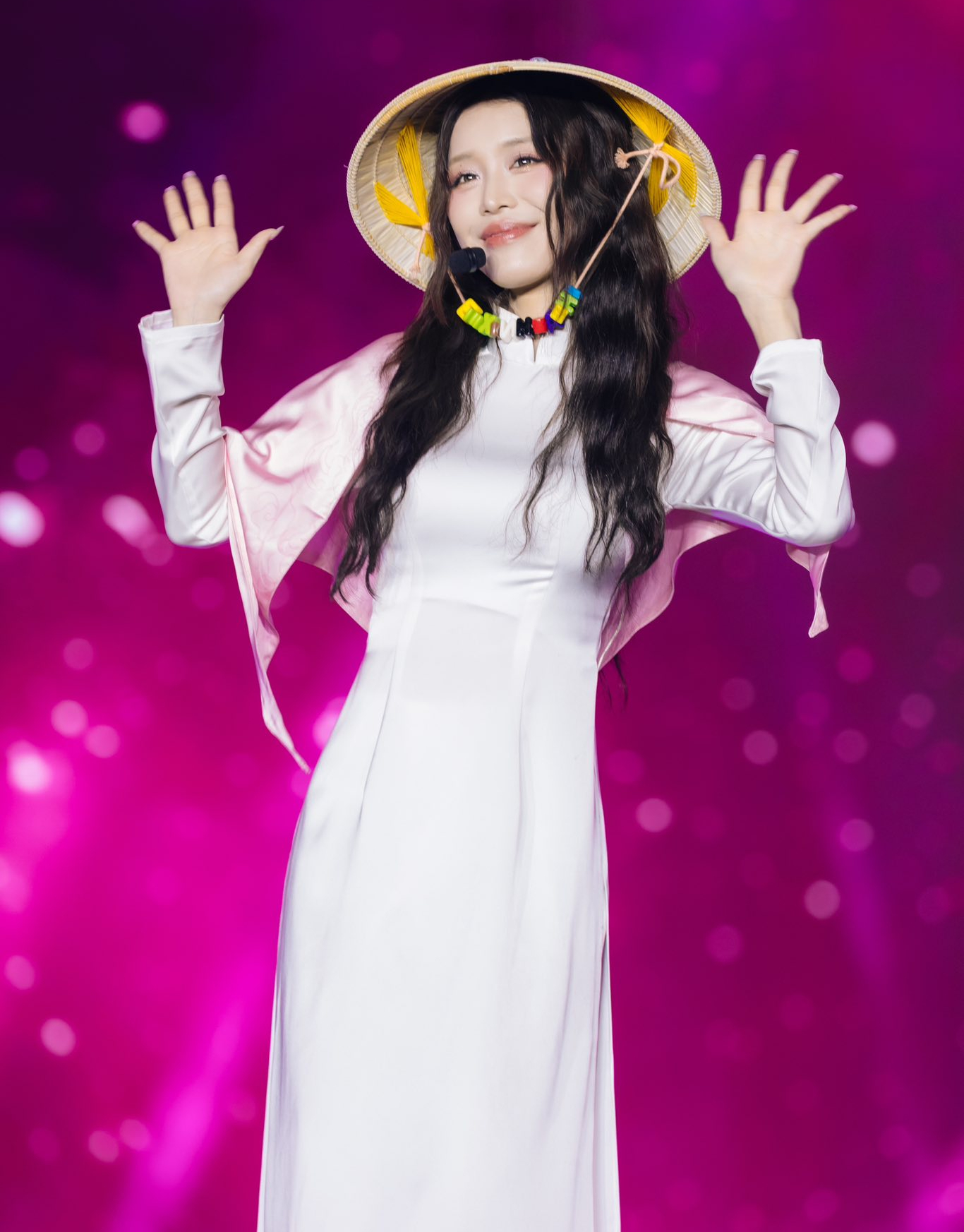 Ca sĩ Han Sara: Nghệ sĩ trẻ chỉ h&aacute;t hay l&agrave; chưa đủ- Ảnh 2.