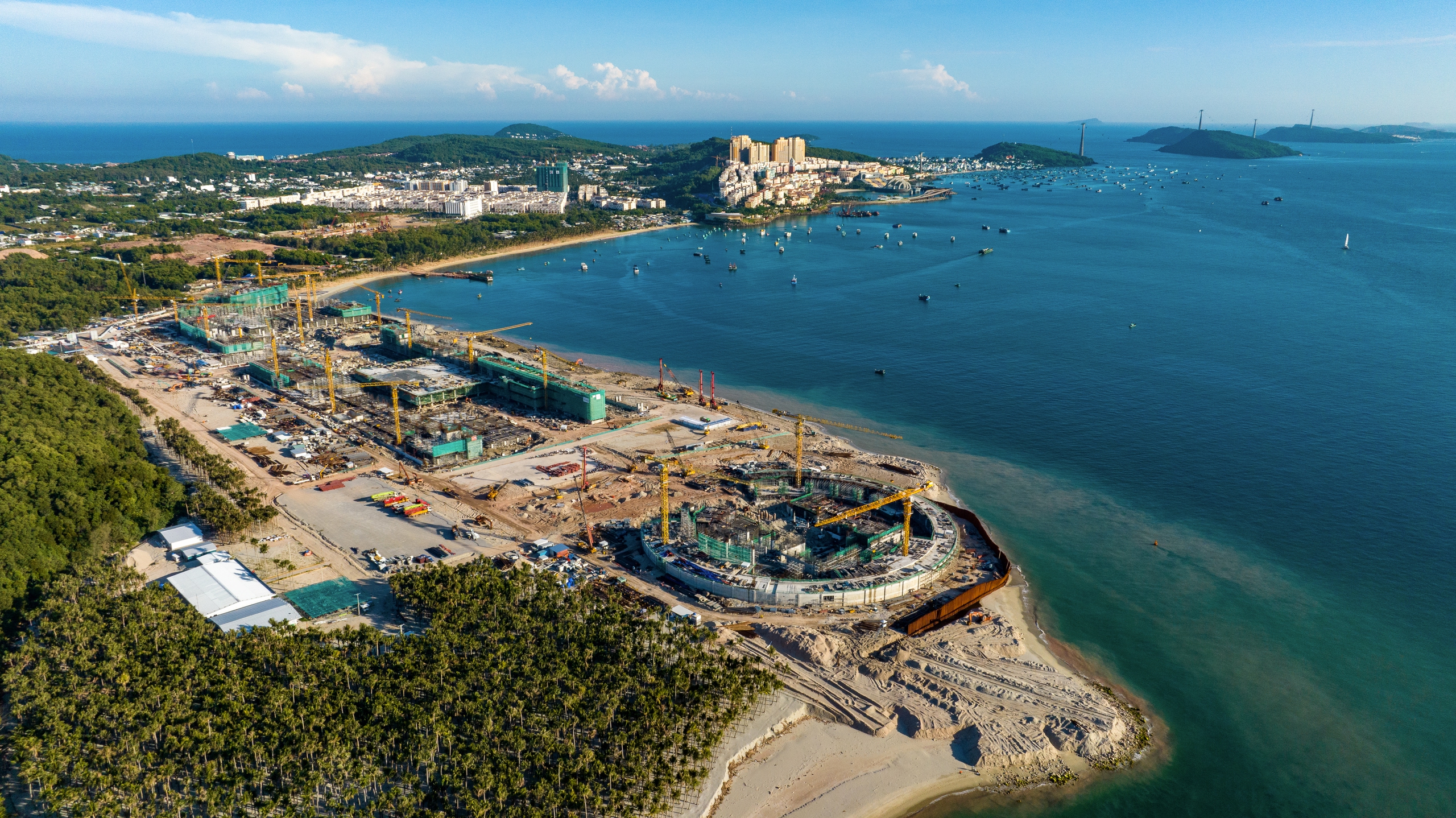 Ngắm c&aacute;c c&ocirc;ng tr&igrave;nh trọng điểm phục vụ APEC đang h&igrave;nh th&agrave;nh ở Ph&uacute; Quốc- Ảnh 21.