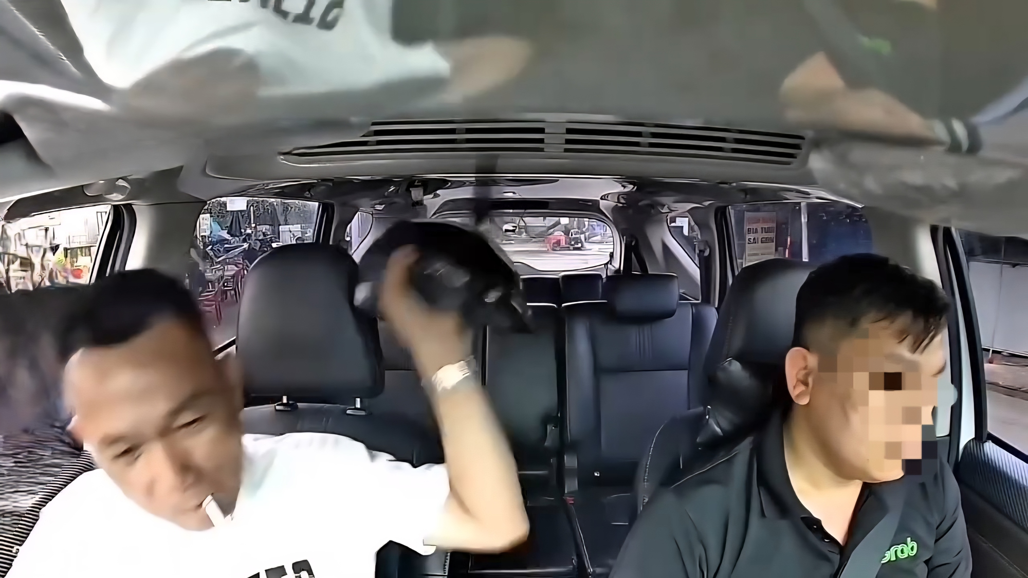 X&aacute;c minh th&ocirc;ng tin kh&aacute;ch đập &ocirc; t&ocirc;, đ&aacute;nh t&agrave;i xế Grab ở Đ&agrave; Nẵng- Ảnh 1.