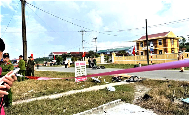 Hiện trường vụ tai nạn thương t&acirc;m.