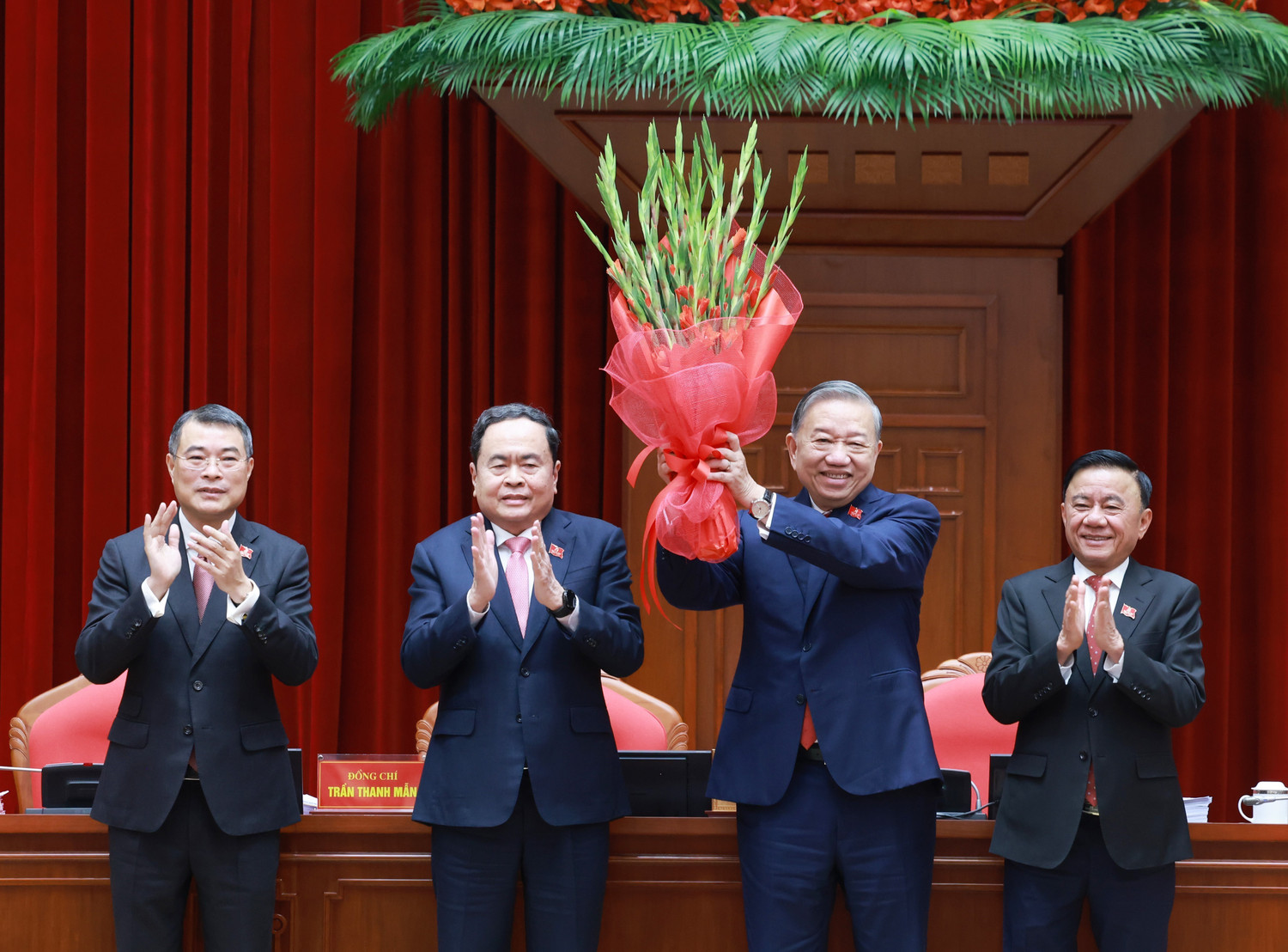 L&atilde;nh đạo c&aacute;c nước ch&uacute;c mừng Tổng B&iacute; thư T&ocirc; L&acirc;m t&aacute;i đắc cử- Ảnh 1.