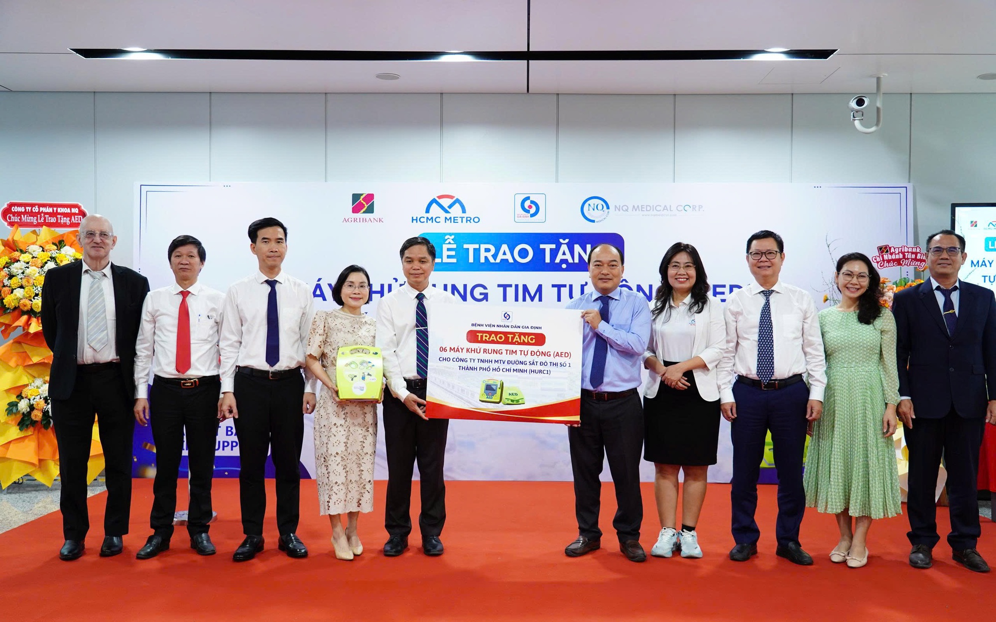 Tuyến metro số 1 được trang bị m&aacute;y khử rung tim tự động, tăng năng lực cấp cứu khẩn cấp