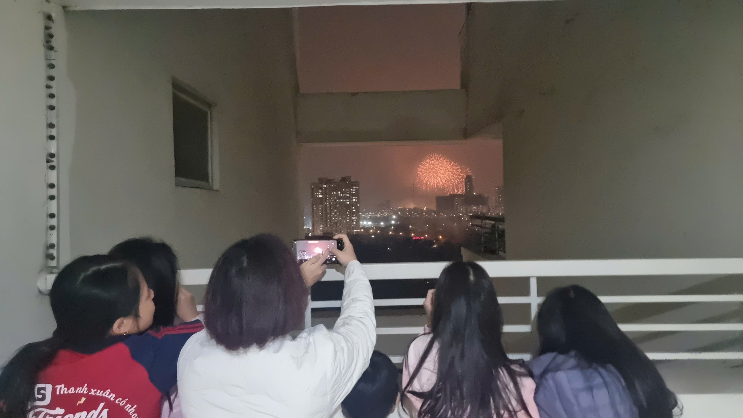 M&atilde;n nh&atilde;n chương tr&igrave;nh nghệ thuật, ph&aacute;o hoa ch&agrave;o mừng th&agrave;nh c&ocirc;ng Đại hội XIV của Đảng- Ảnh 9.