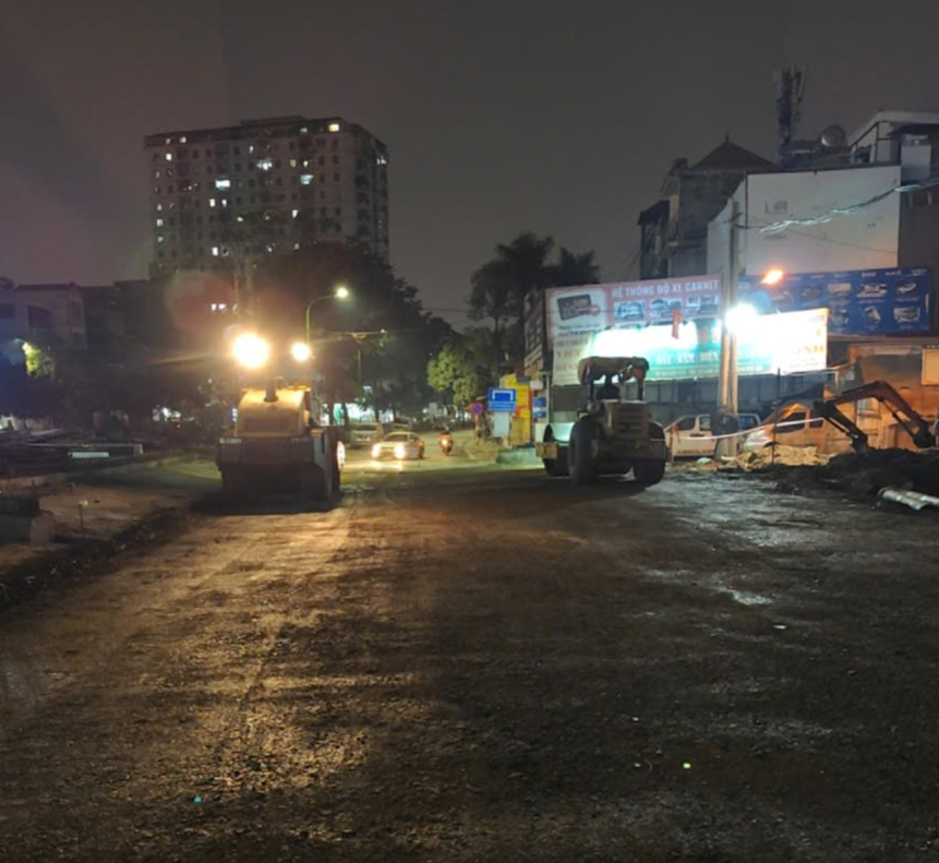 Xuyên đêm thi công giữa giá rét, quyết tâm đưa Vành đai 2,5 Hà Nội về đích đúng hẹn- Ảnh 1. Xuyên đêm thi công giữa giá rét, quyết tâm đưa Vành đai 2,5 Hà Nội về đích đúng hẹn- Ảnh 1.