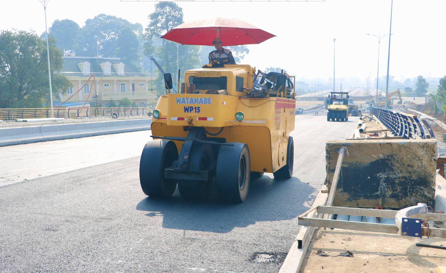 Đồng Nai: Thảm những m&eacute;t nhựa đầu ti&ecirc;n tr&ecirc;n cầu Thống Nhất- Ảnh 3.