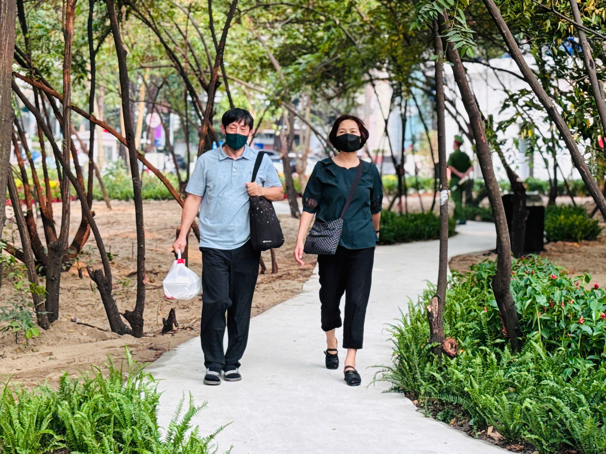 Nhiều khu đất v&agrave;ng tại TP.HCM chuyển diện mạo từ "r&agrave;o t&ocirc;n" sang c&ocirc;ng vi&ecirc;n- Ảnh 8.
