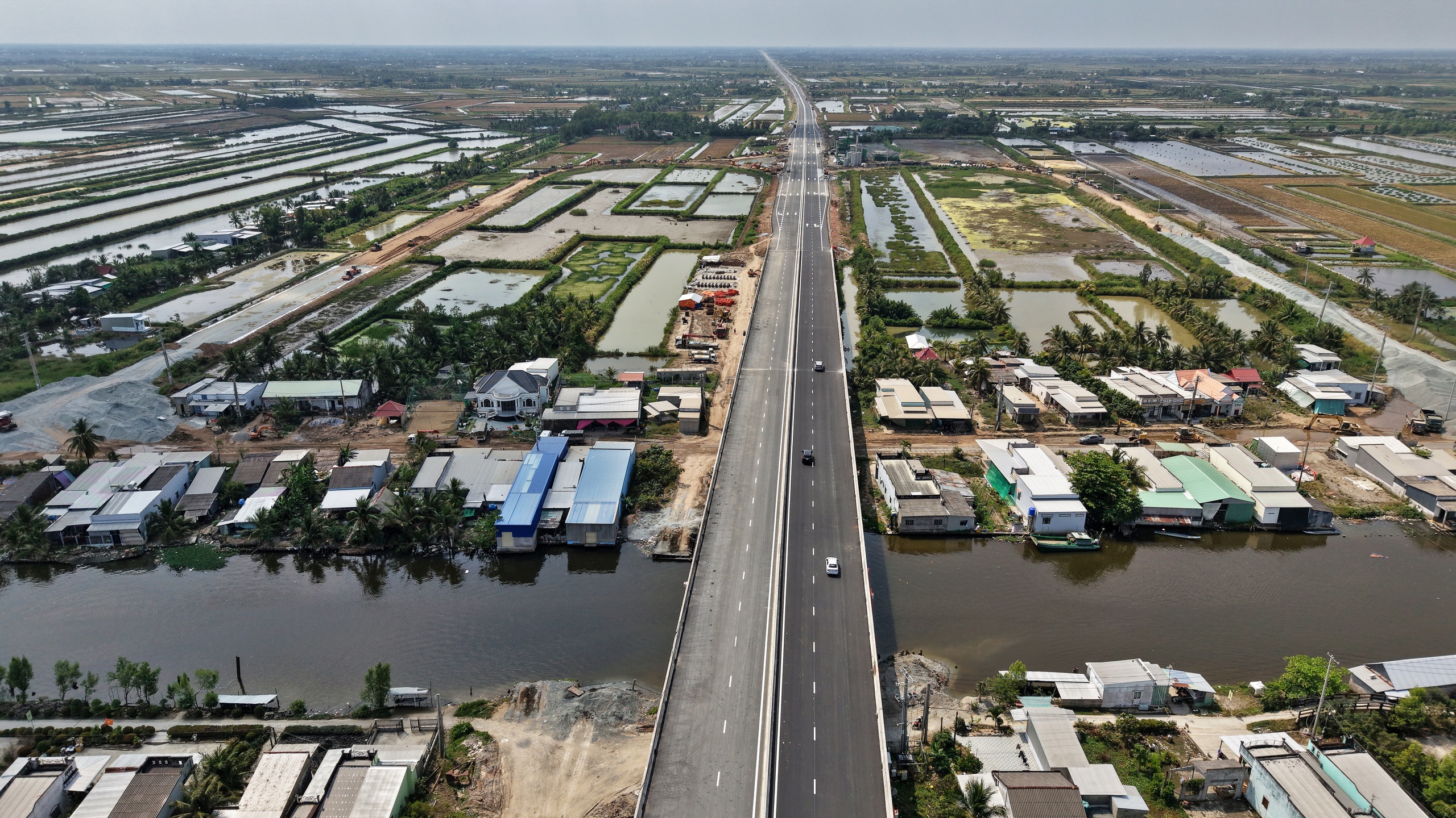 C&agrave; Mau: Lập quy hoạch, khai th&aacute;c quỹ đất dọc cao tốc, đường nối s&acirc;n bay- Ảnh 2.