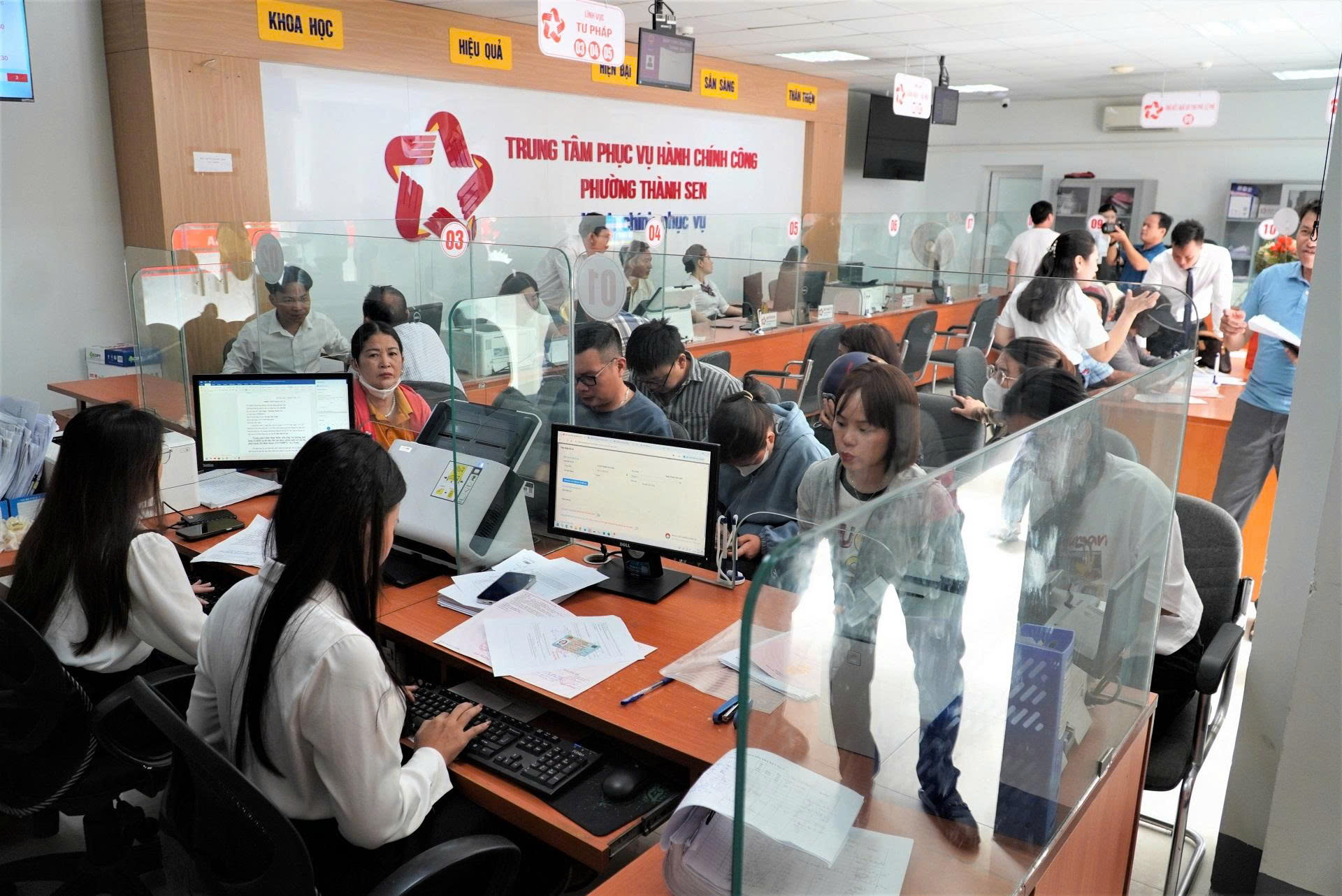 Nộp hồ sơ cấp ph&eacute;p x&acirc;y dựng online: Người d&acirc;n H&agrave; Tĩnh tiết kiệm thời gian, giảm đi lại- Ảnh 2.