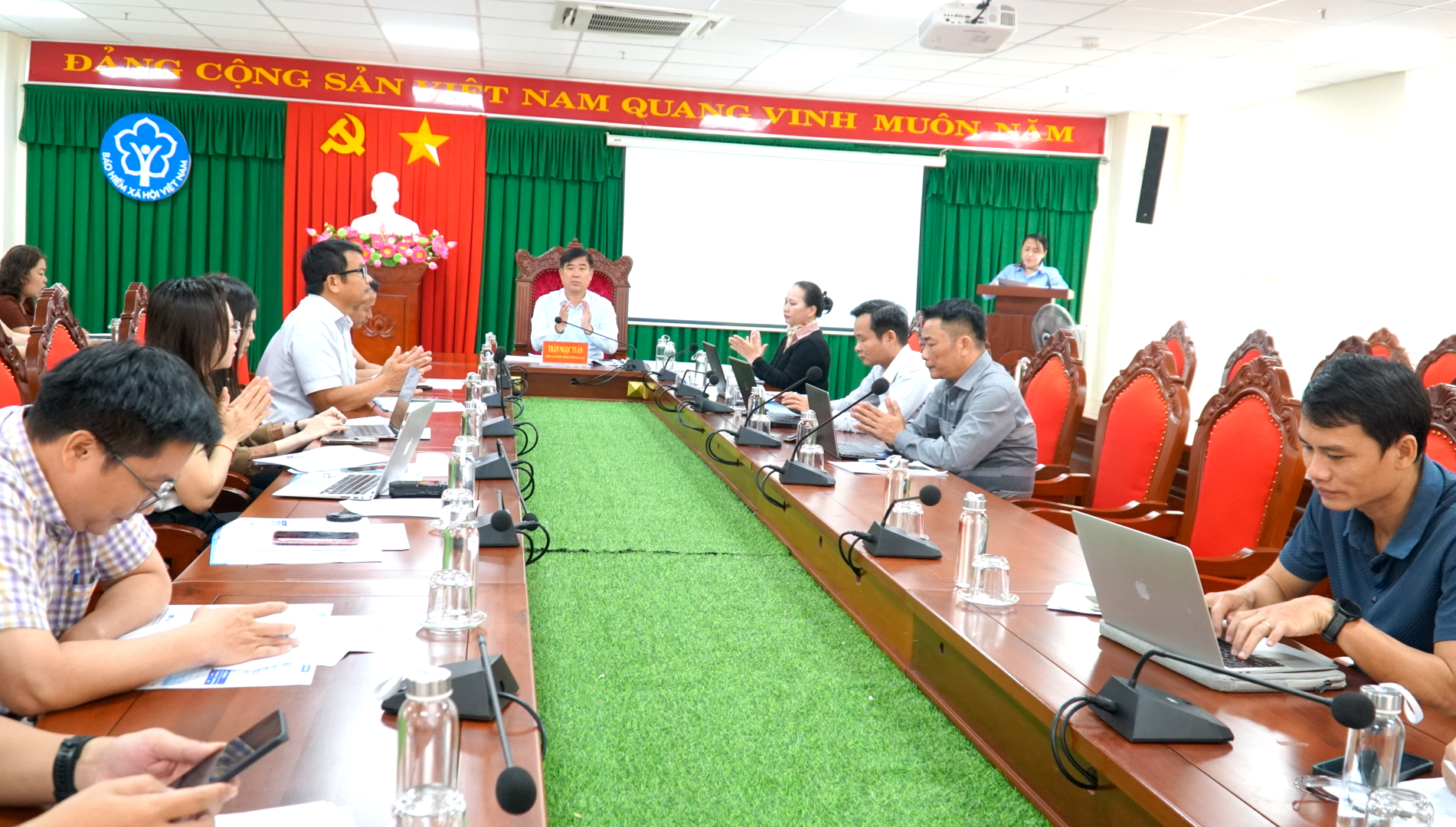 Gia Lai: Hơn 450 đơn vị nợ BHXH khó đòi, ảnh hưởng an sinh xã hội- Ảnh 2. Gia Lai: Hơn 450 đơn vị nợ BHXH khó đòi, ảnh hưởng an sinh xã hội- Ảnh 2.