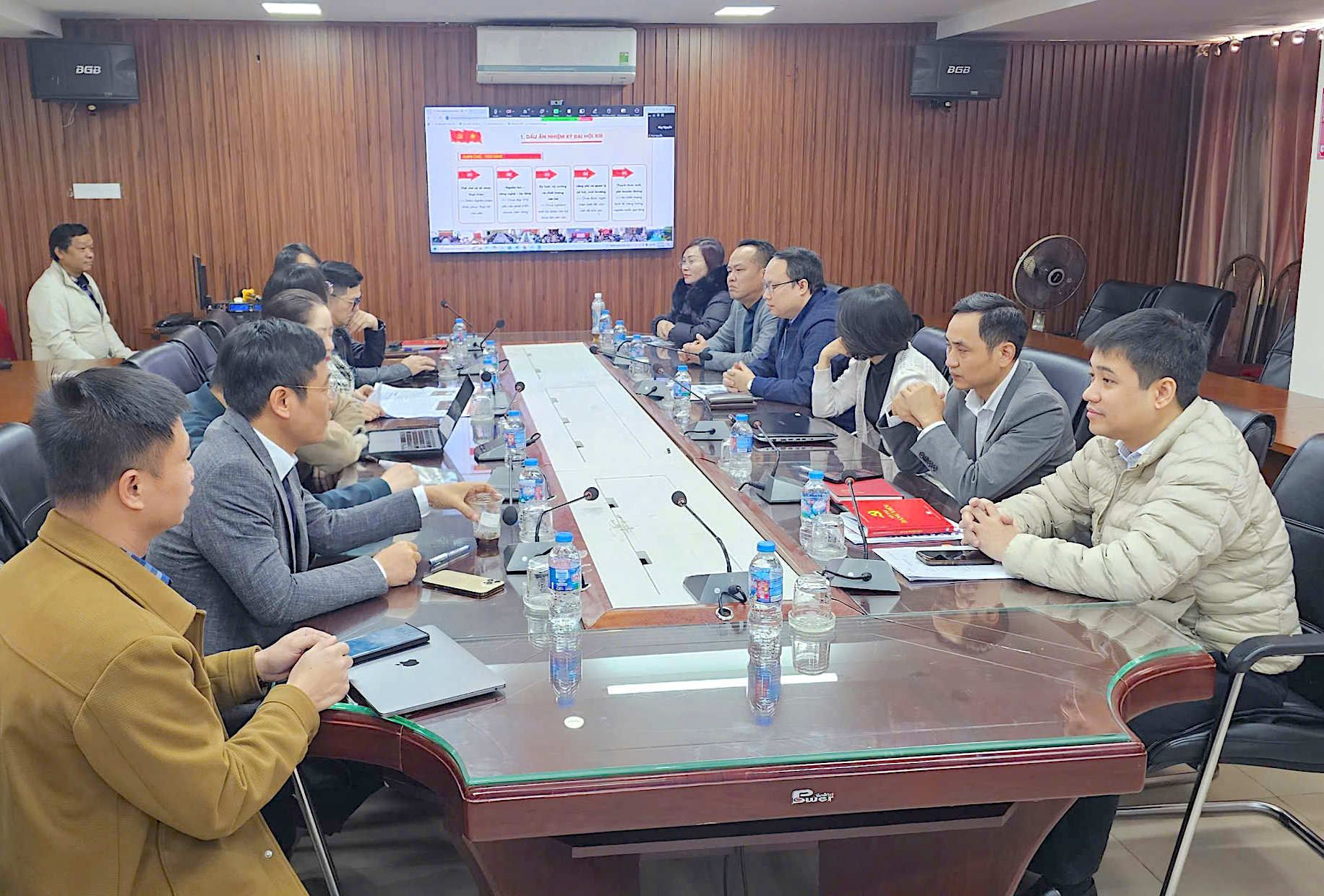 Đảng ủy Bộ X&acirc;y dựng kết nối Hội nghị B&aacute;o c&aacute;o vi&ecirc;n Trung ương to&agrave;n quốc- Ảnh 2.