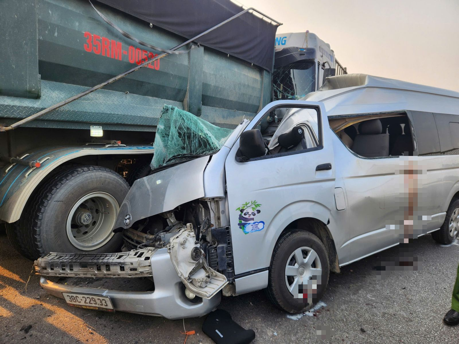 Khởi tố, bắt tạm giam t&agrave;i xế xe kh&aacute;ch g&acirc;y TNGT tr&ecirc;n cao tốc l&agrave;m 4 người tử vong- Ảnh 1.