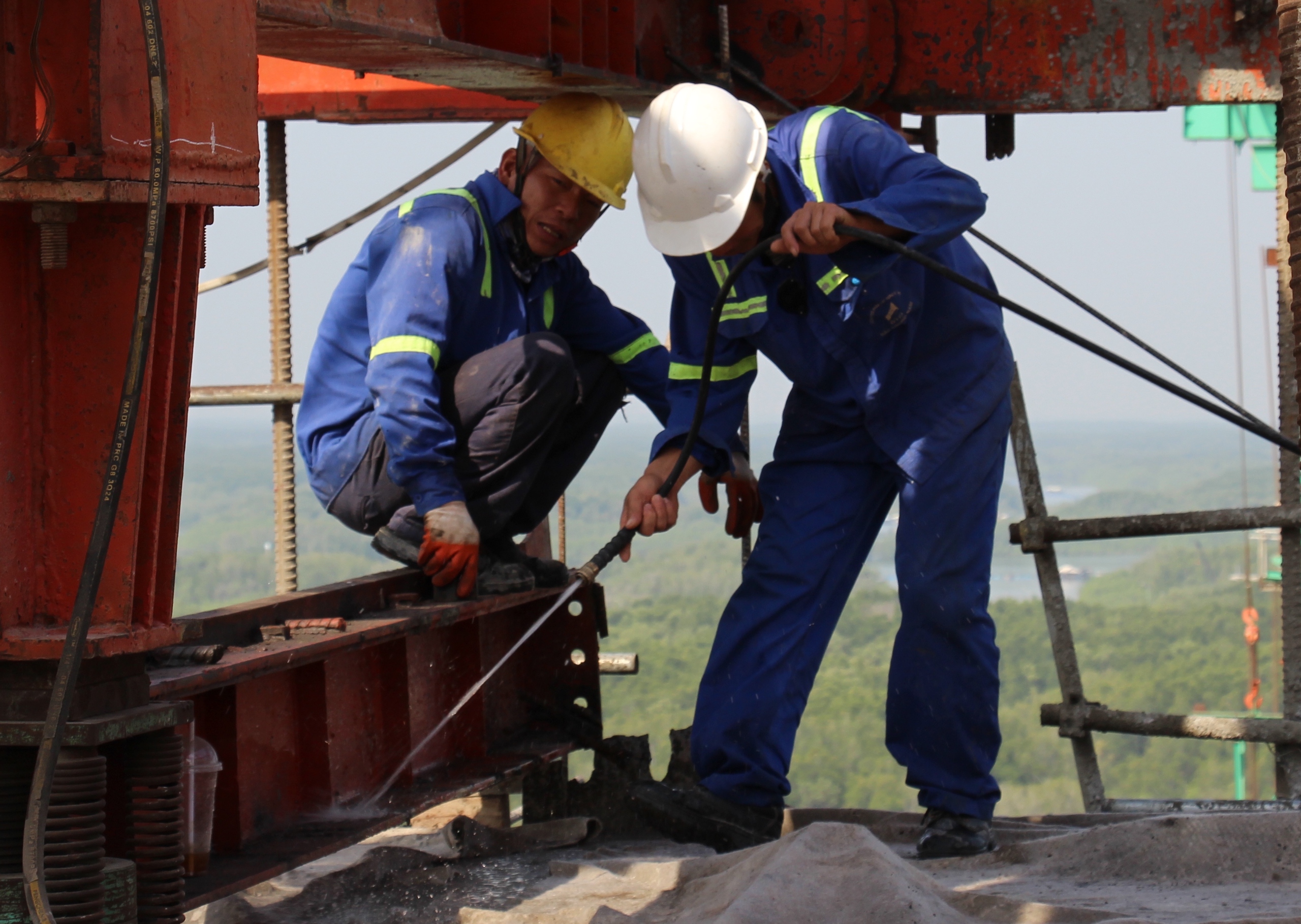 Cầu Phước An có nhịp chính dài nhất Đông Nam Á: Tháng 6 hợp long biên, sớm hơn kế hoạch- Ảnh 11. Cầu Phước An có nhịp chính dài nhất Đông Nam Á: Tháng 6 hợp long biên, sớm hơn kế hoạch- Ảnh 11.