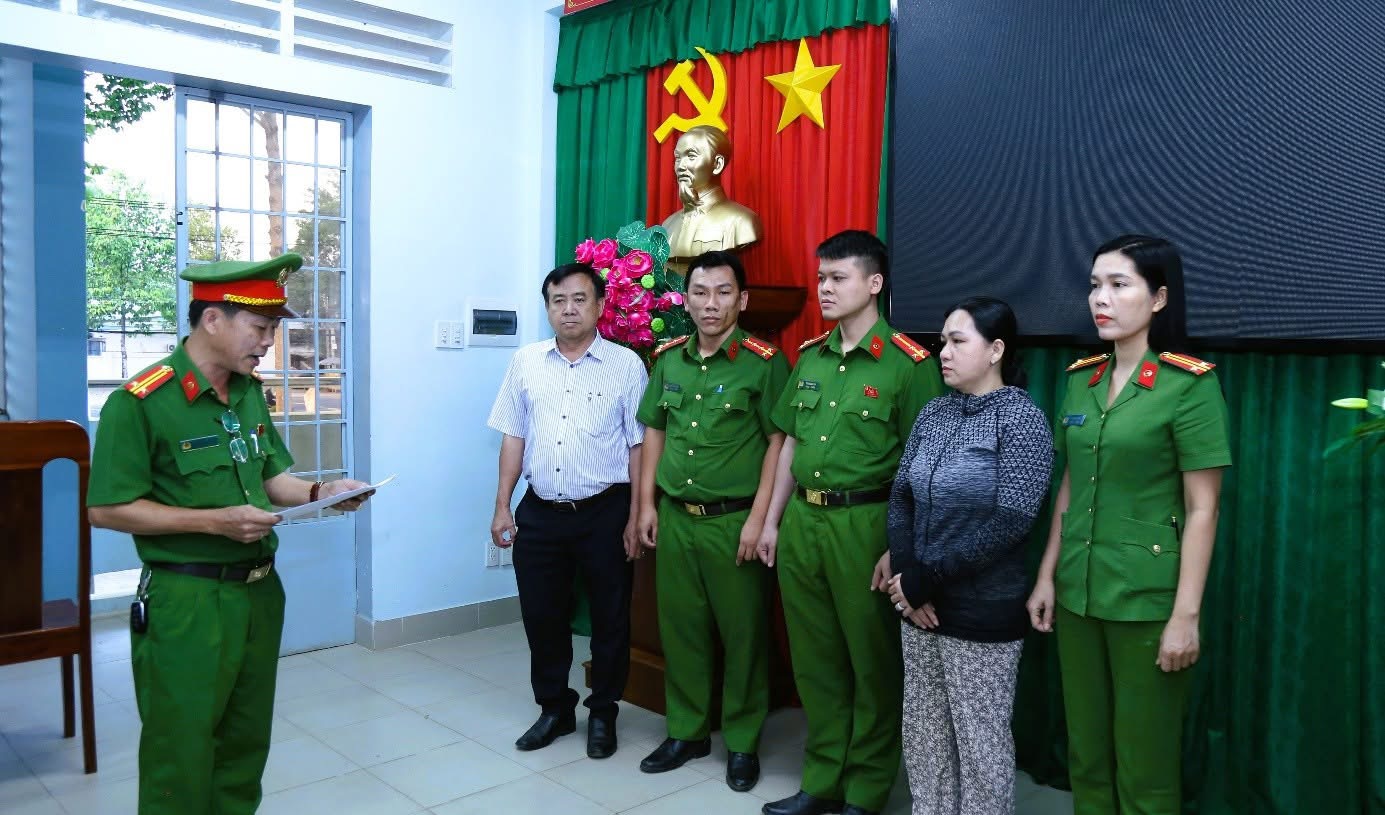 Khởi tố đối tượng mua hơn 12 tấn heo chết nhiễm dịch tả lợn ch&acirc;u Phi, cấp đ&ocirc;ng b&aacute;n dần- Ảnh 3.