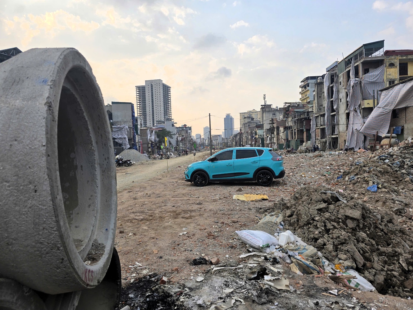 Hà Nội ban hành đơn giá xây dựng mới về nhà, nhà ở, công trình xây dựng- Ảnh 1. Hà Nội ban hành đơn giá xây dựng mới về nhà, nhà ở, công trình xây dựng- Ảnh 1.