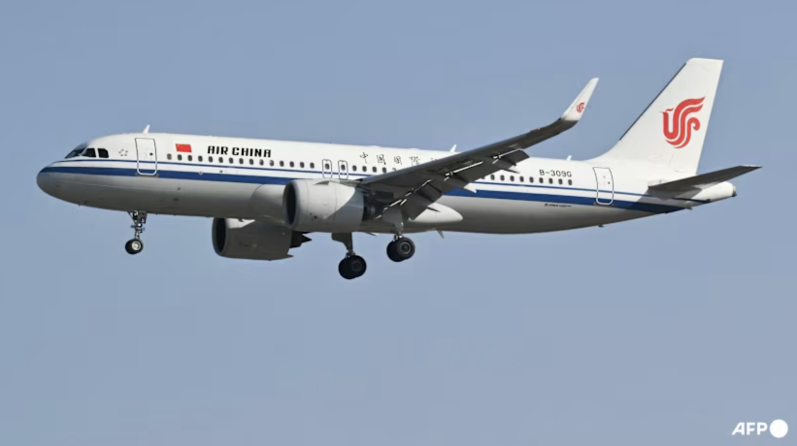 C&aacute;c h&atilde;ng bay Trung Quốc hủy to&agrave;n bộ chuyến bay tr&ecirc;n 49 đường bay tới Nhật Bản- Ảnh 1.