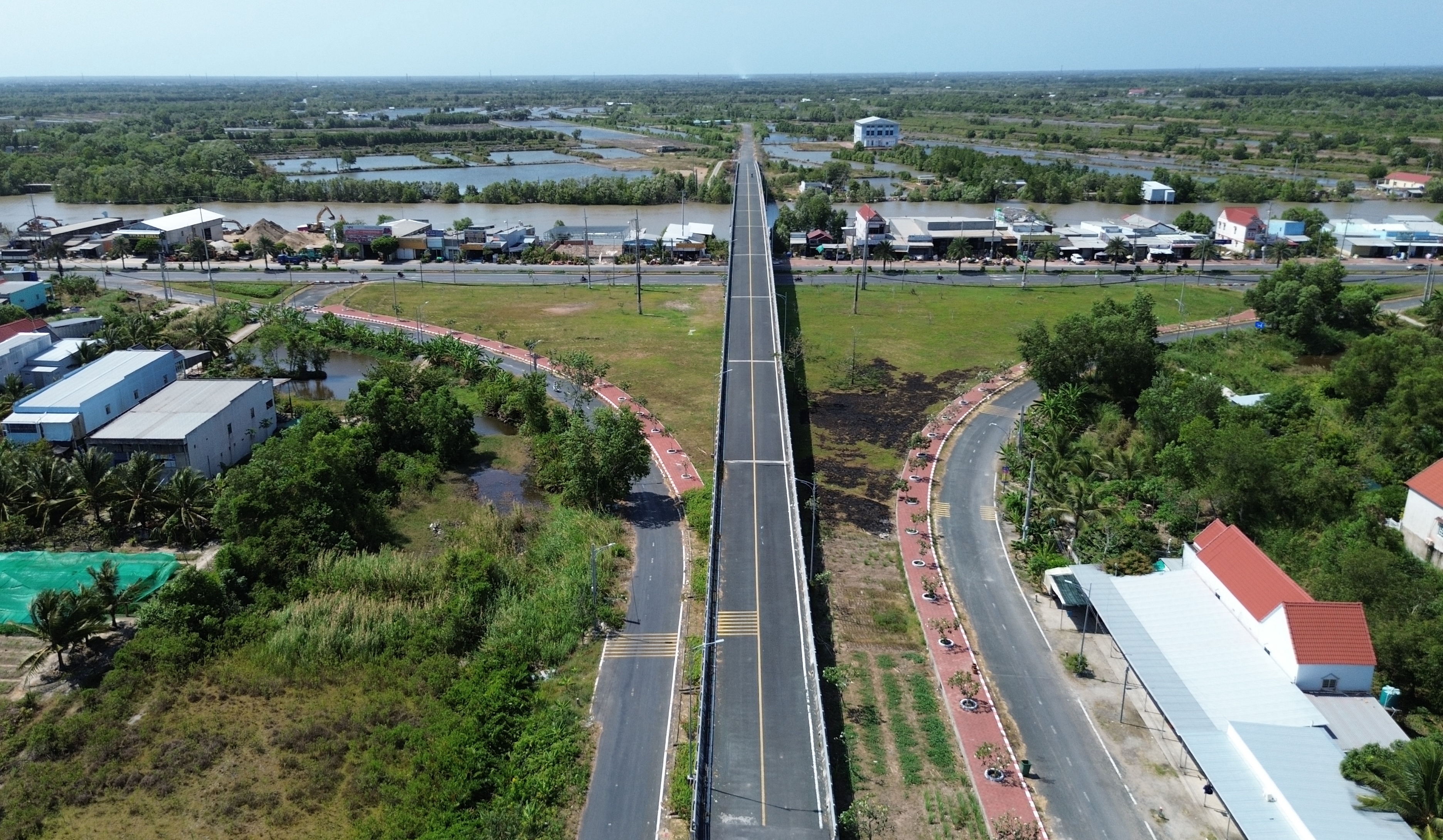C&agrave; Mau ưu ti&ecirc;n x&acirc;y dựng cầu, đường kết nối khu kinh tế Năm Căn- Ảnh 2.