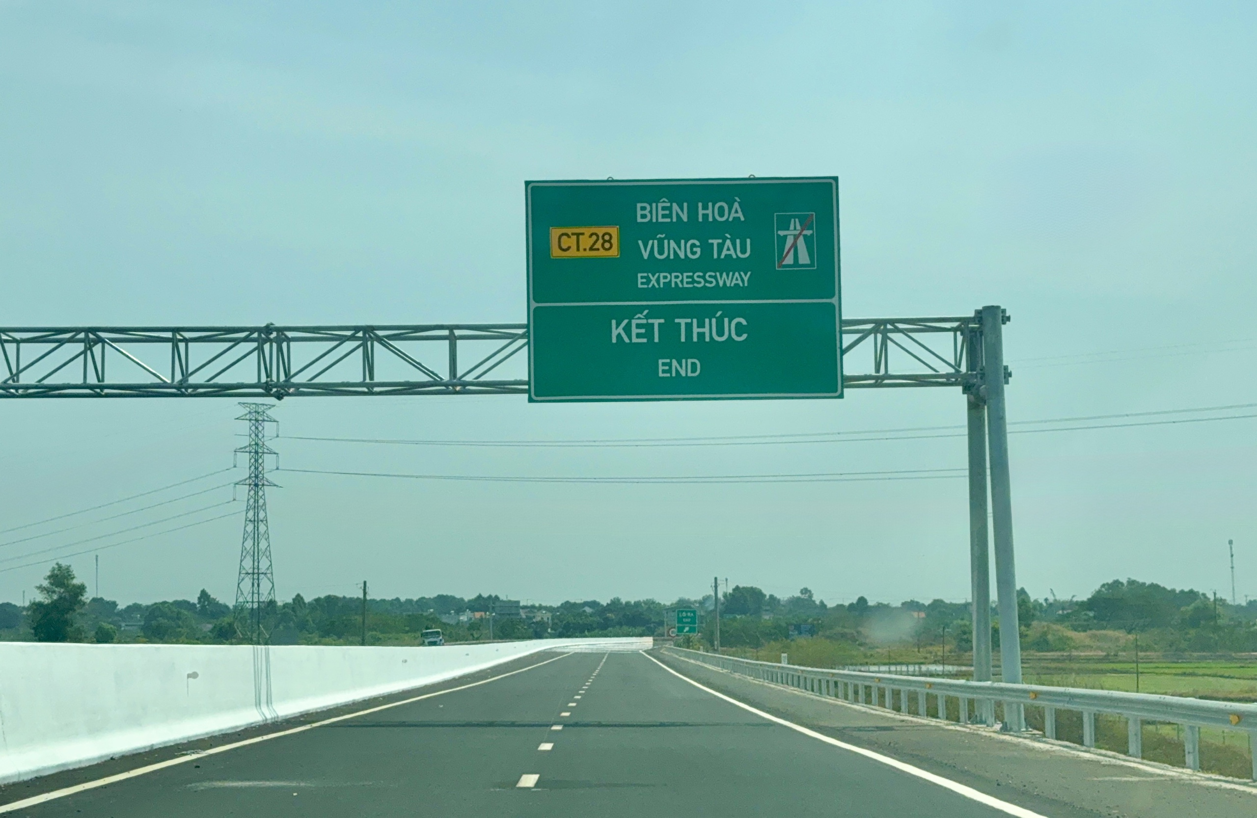 Cận cảnh đoạn cao tốc Biên Hòa - Vũng Tàu sẵn sàng khai thác trước Tết Bính Ngọ- Ảnh 6. Cận cảnh đoạn cao tốc Biên Hòa - Vũng Tàu sẵn sàng khai thác trước Tết Bính Ngọ- Ảnh 6.