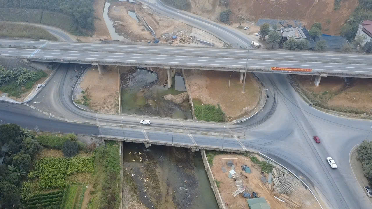 N&uacute;t giao IC19 kết nối cao tốc Nội B&agrave;i - L&agrave;o Cai với quốc lộ 4E dần ho&agrave;n thiện- Ảnh 1.