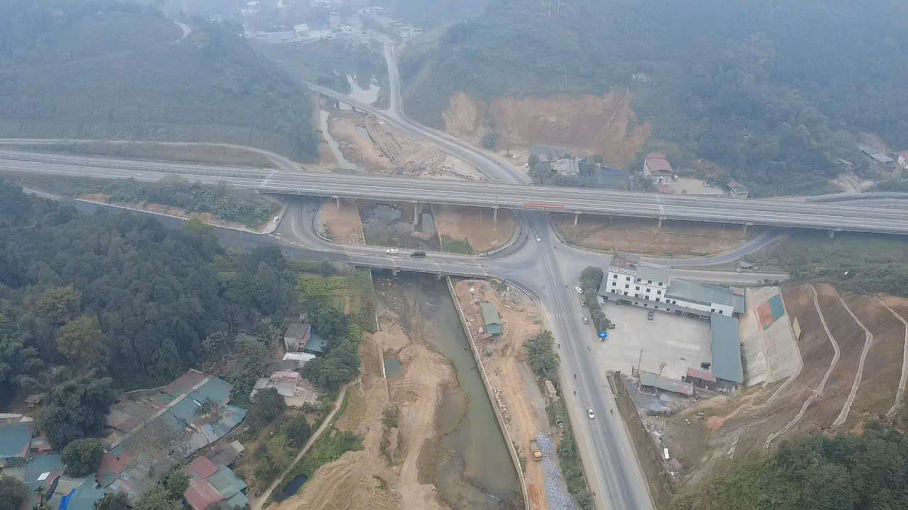 N&uacute;t giao IC19 kết nối cao tốc Nội B&agrave;i - L&agrave;o Cai với quốc lộ 4E dần ho&agrave;n thiện- Ảnh 3.