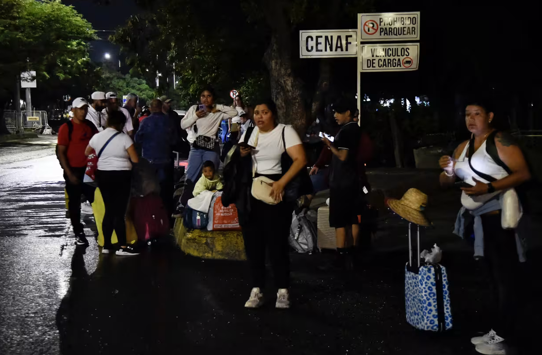 &Ocirc;ng Donald Trump x&aacute;c nhận Tổng thống Venezuela v&agrave; phu nh&acirc;n đang tr&ecirc;n đường tới New York- Ảnh 2.