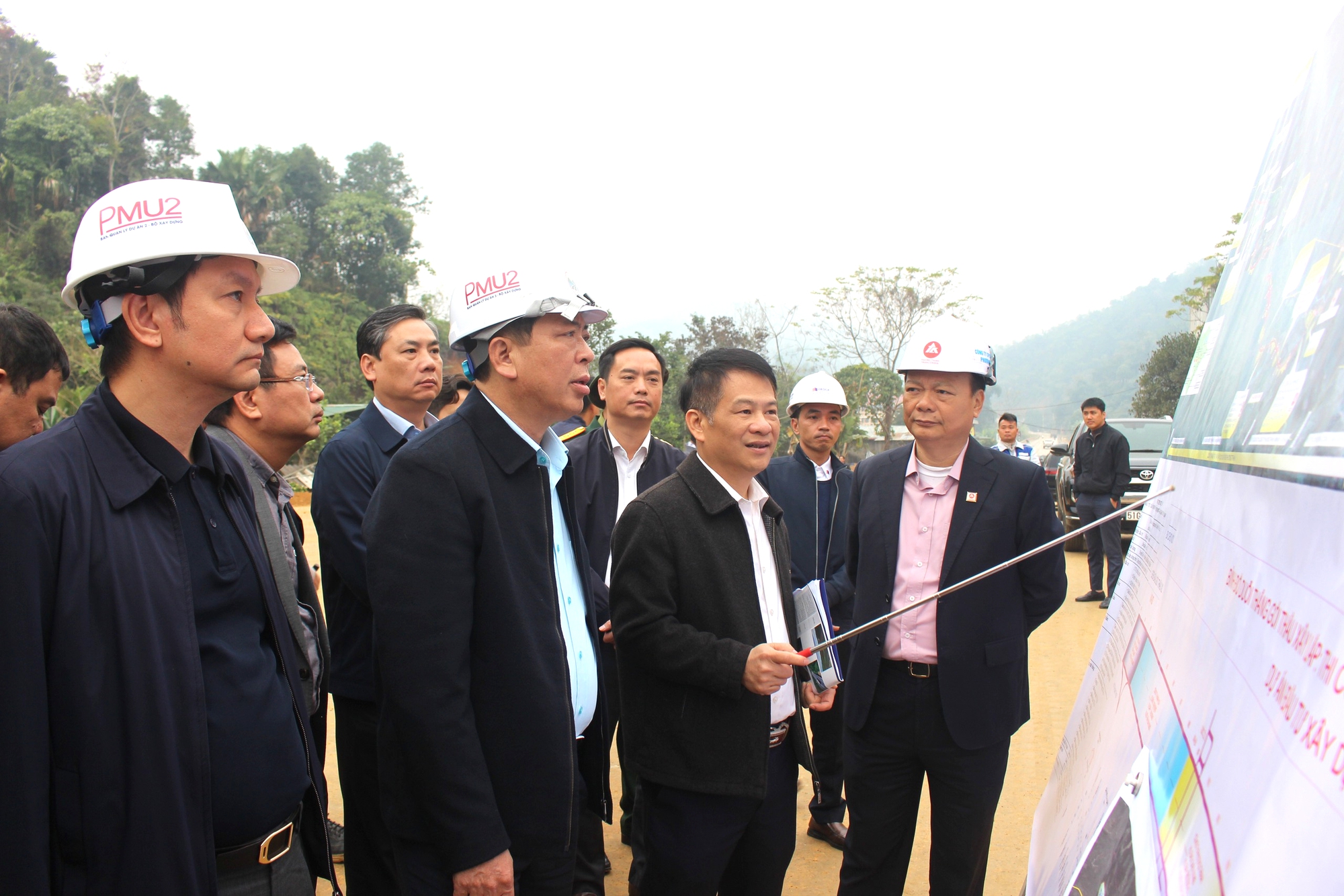 Đẩy nhanh tiến độ thi c&ocirc;ng cao tốc Chợ Mới - Bắc Kạn- Ảnh 1.