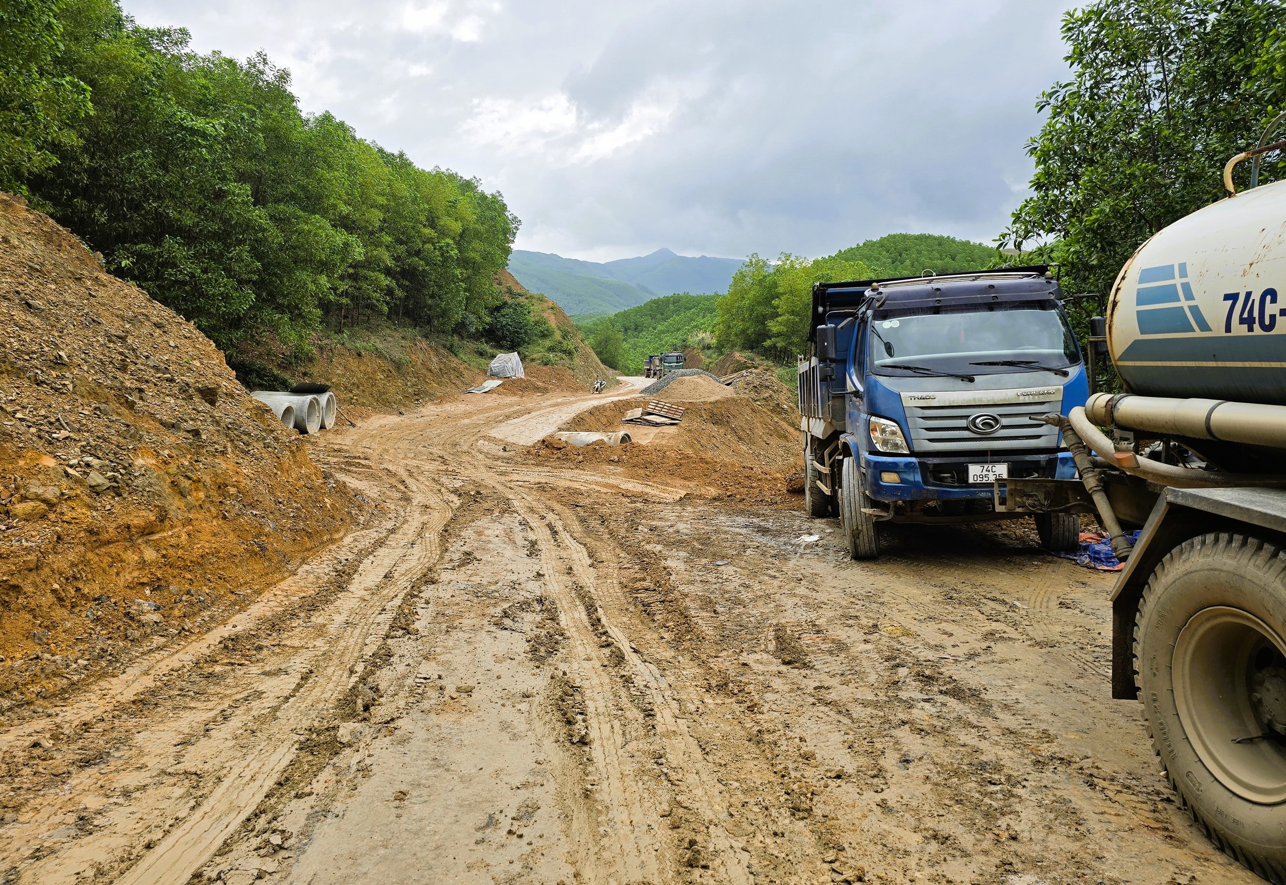 Cận cảnh tuyến đường nối đường Hồ Chí Minh với QL9 ở Quảng Trị sau 4 năm triển khai- Ảnh 13. Cận cảnh tuyến đường nối đường Hồ Chí Minh với QL9 ở Quảng Trị sau 4 năm triển khai- Ảnh 13.