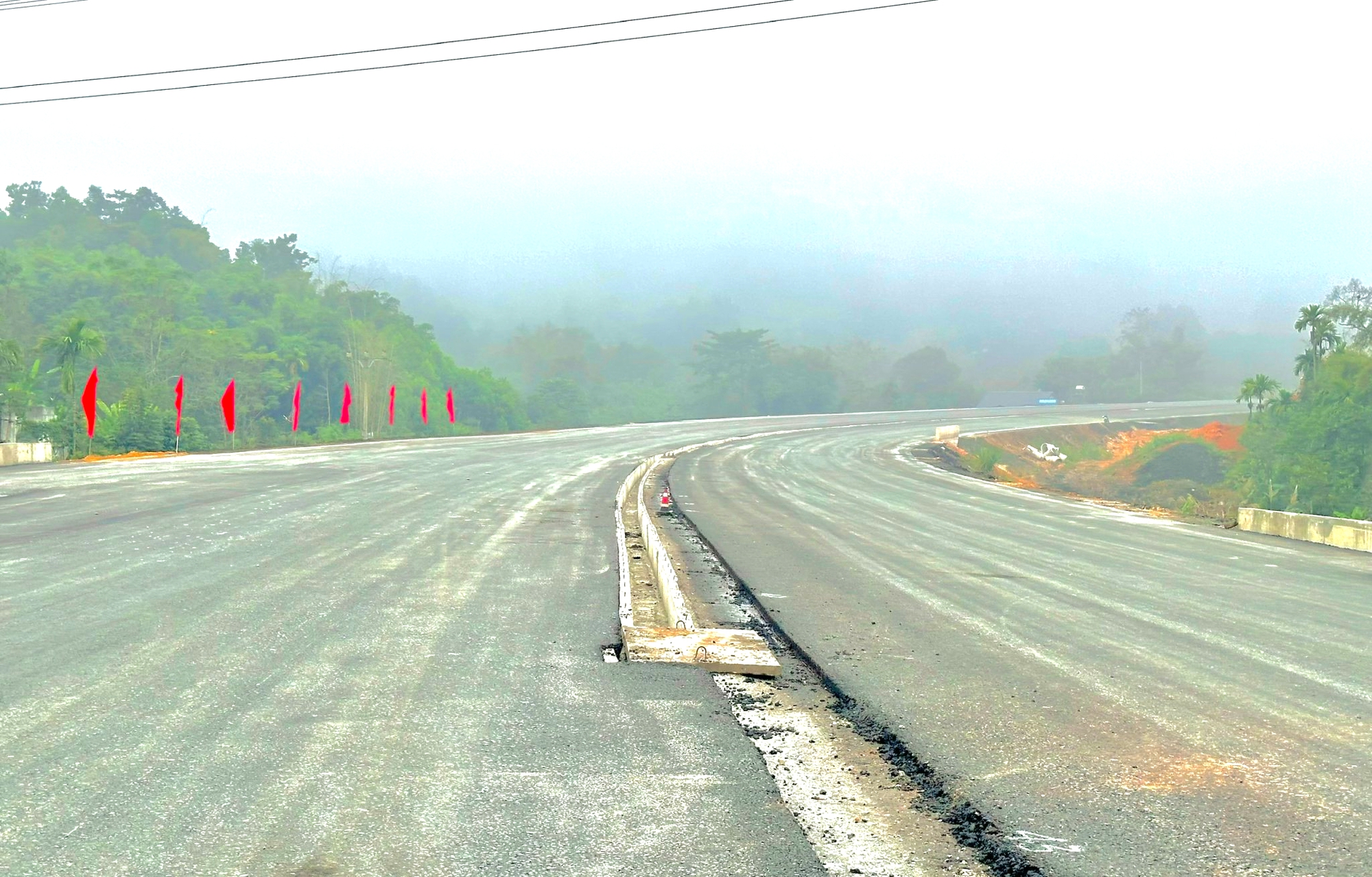 Tuy&ecirc;n Quang: Đồng bộ nhiều giải ph&aacute;p bảo đảm trật tự an to&agrave;n giao th&ocirc;ng dịp cuối năm- Ảnh 4.