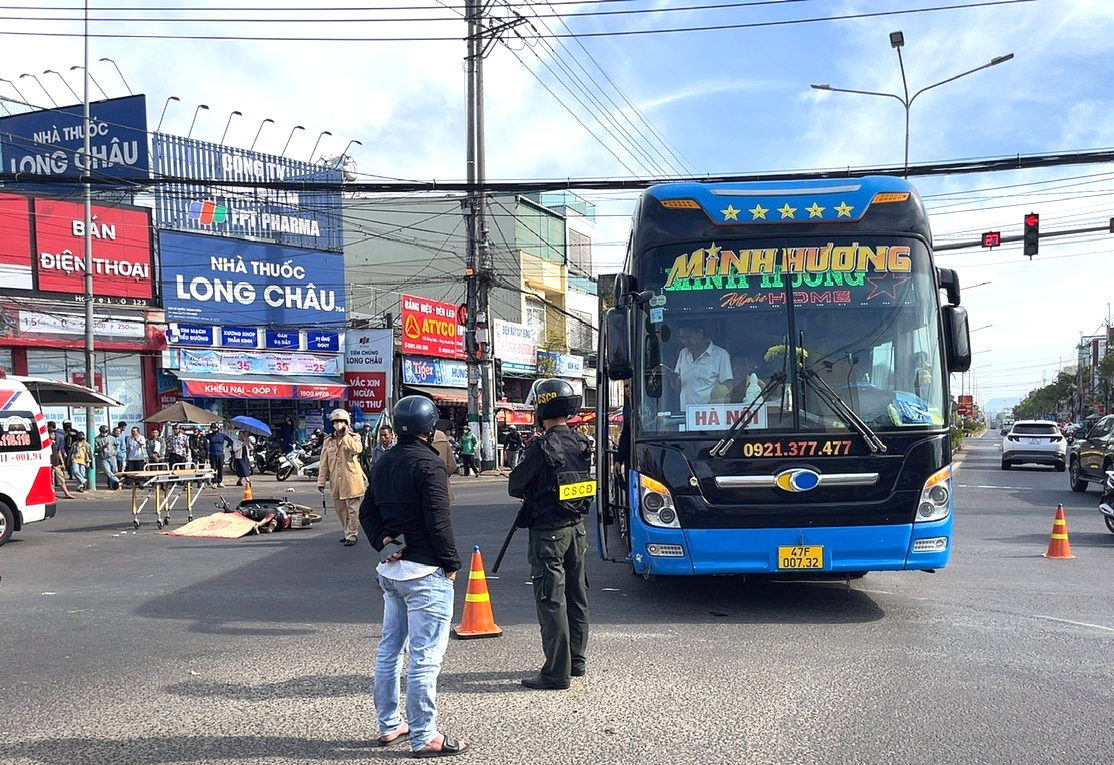 Gia Lai: Bị xe khách tông trúng, người phụ nữ đi xe máy tử vong tại chỗ- Ảnh 1. Gia Lai: Bị xe khách tông trúng, người phụ nữ đi xe máy tử vong tại chỗ- Ảnh 1.