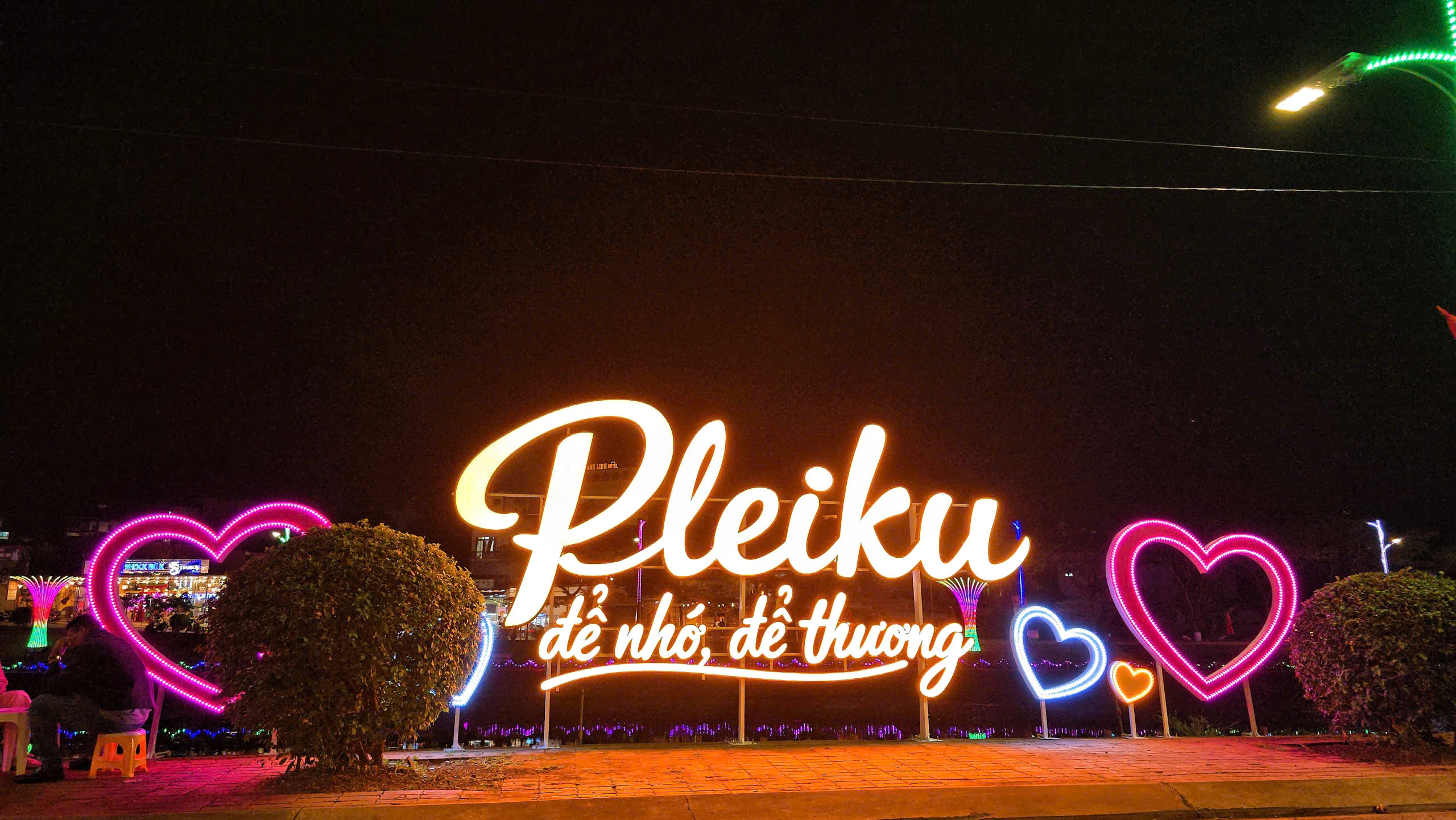 Phố đêm Chợ Nhỏ - mô hình kinh tế đêm lần đầu tổ chức tại Gia Lai- Ảnh 4. Phố đêm Chợ Nhỏ - mô hình kinh tế đêm lần đầu tổ chức tại Gia Lai- Ảnh 4.