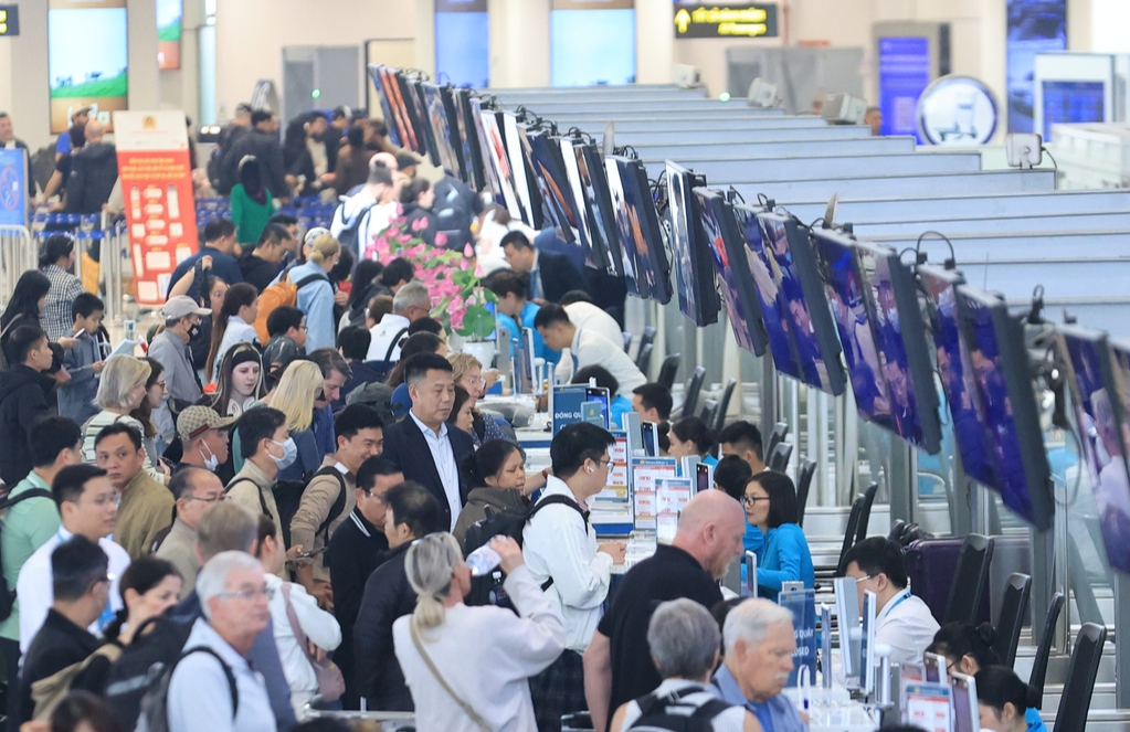 Nhiều đường bay dịp cao điểm Tết đã kín chỗ- Ảnh 1. Nhiều đường bay dịp cao điểm Tết đã kín chỗ- Ảnh 1.