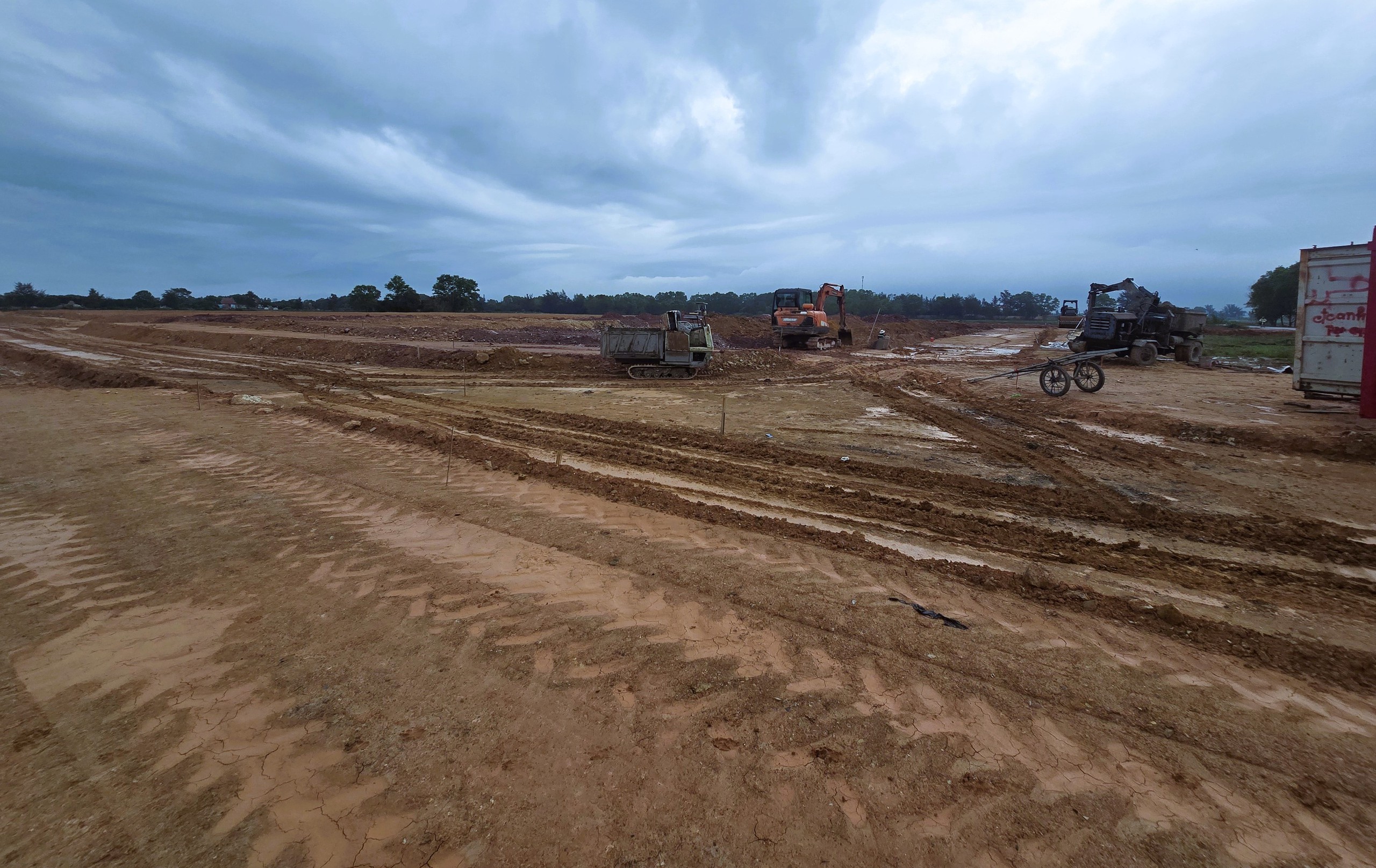 Rốt r&aacute;o thi c&ocirc;ng dự &aacute;n Cảng h&agrave;ng kh&ocirc;ng Quảng Trị- Ảnh 11.