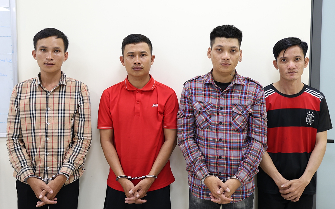 Tạm giữ h&igrave;nh sự 5 người ở An Giang sau vụ ẩu đả v&igrave; m&acirc;u thuẫn đổ r&aacute;c