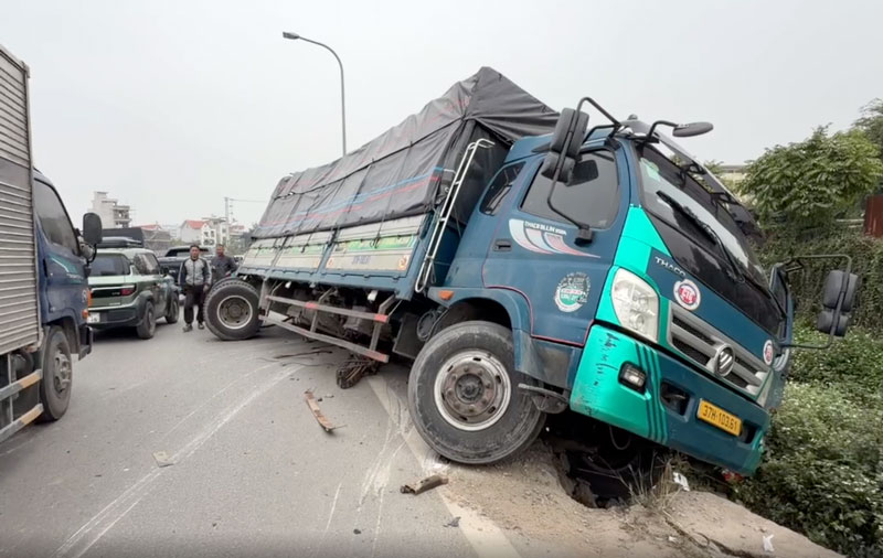 Hiện trường vụ tai nạn - Ảnh: Thanh H&agrave;.