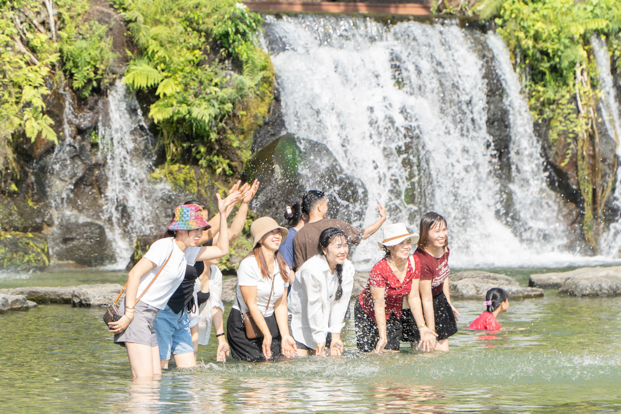 Du lịch Đồng Nai v&agrave; phố biển Vũng T&agrave;u s&ocirc;i động, doanh thu lớn dịp Tết dương lịch- Ảnh 3.