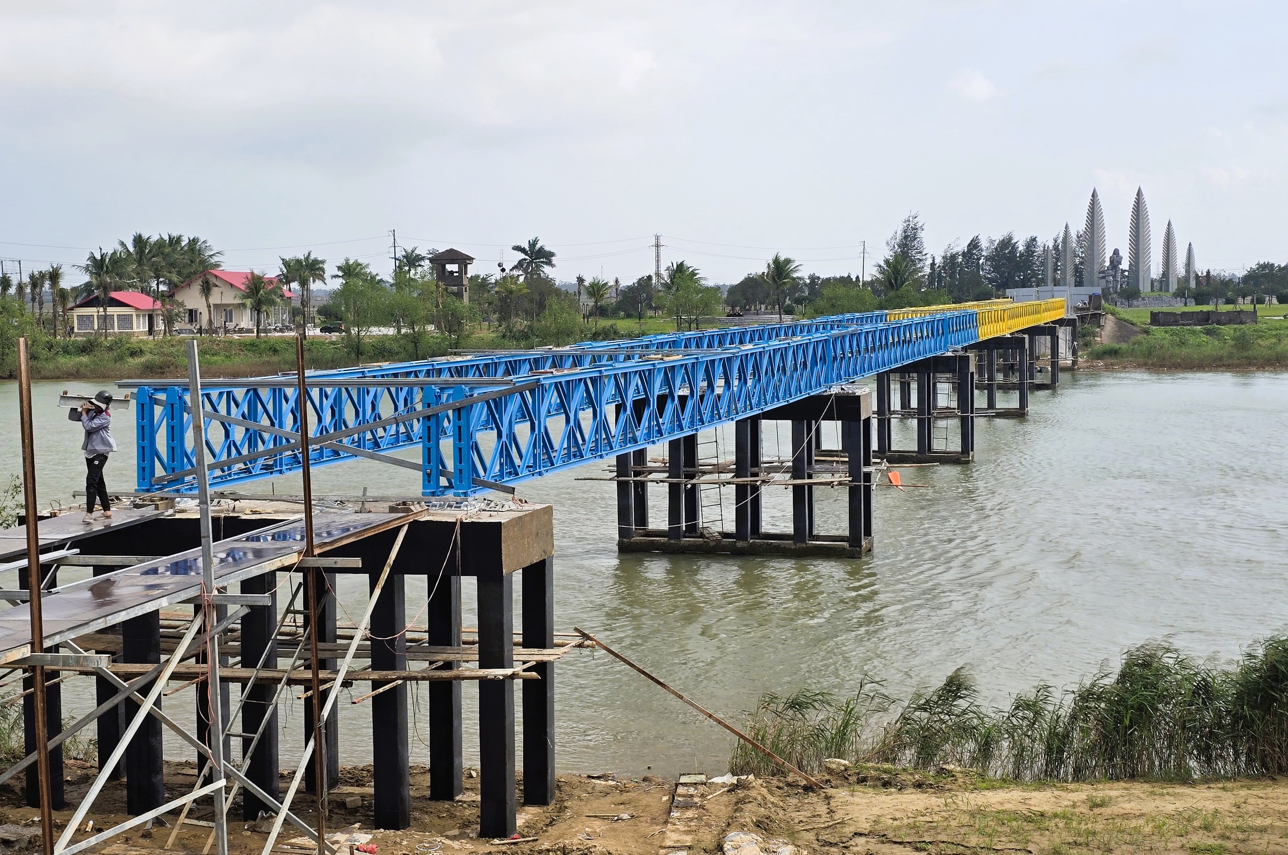 C&ocirc;ng tr&igrave;nh tu bổ cầu Hiền Lương thi c&ocirc;ng xuy&ecirc;n lễ, chạy nước r&uacute;t về đ&iacute;ch- Ảnh 3.