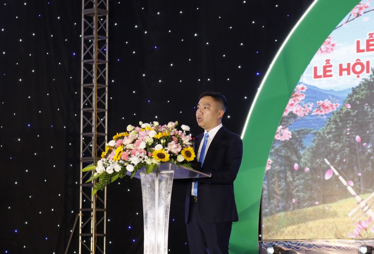 Du kh&aacute;ch đổ về M&ugrave; Cang Chải chi&ecirc;m ngưỡng hoa tớ d&agrave;y- Ảnh 16.