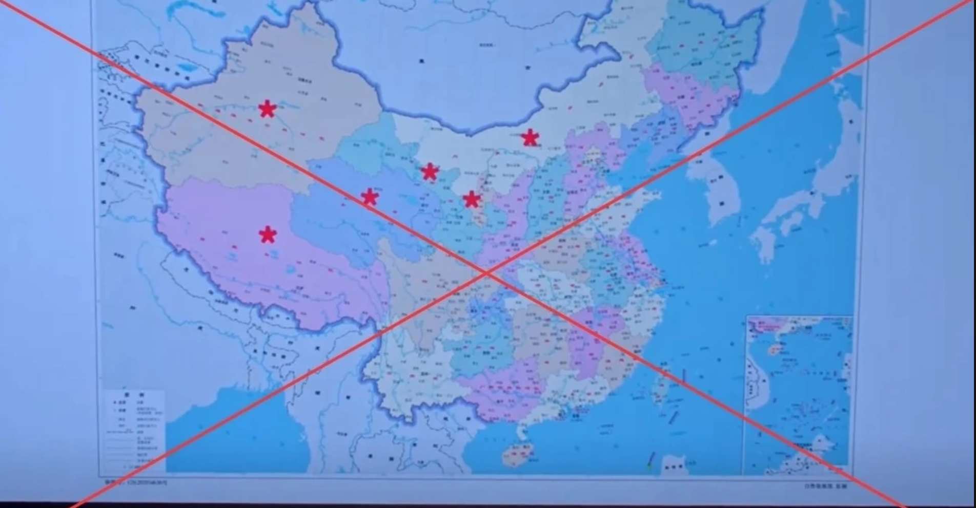 Cục Điện ảnh y&ecirc;u cầu Netflix gỡ phim v&igrave; chứa h&igrave;nh ảnh đường lưỡi b&ograve; phi ph&aacute;p- Ảnh 2.